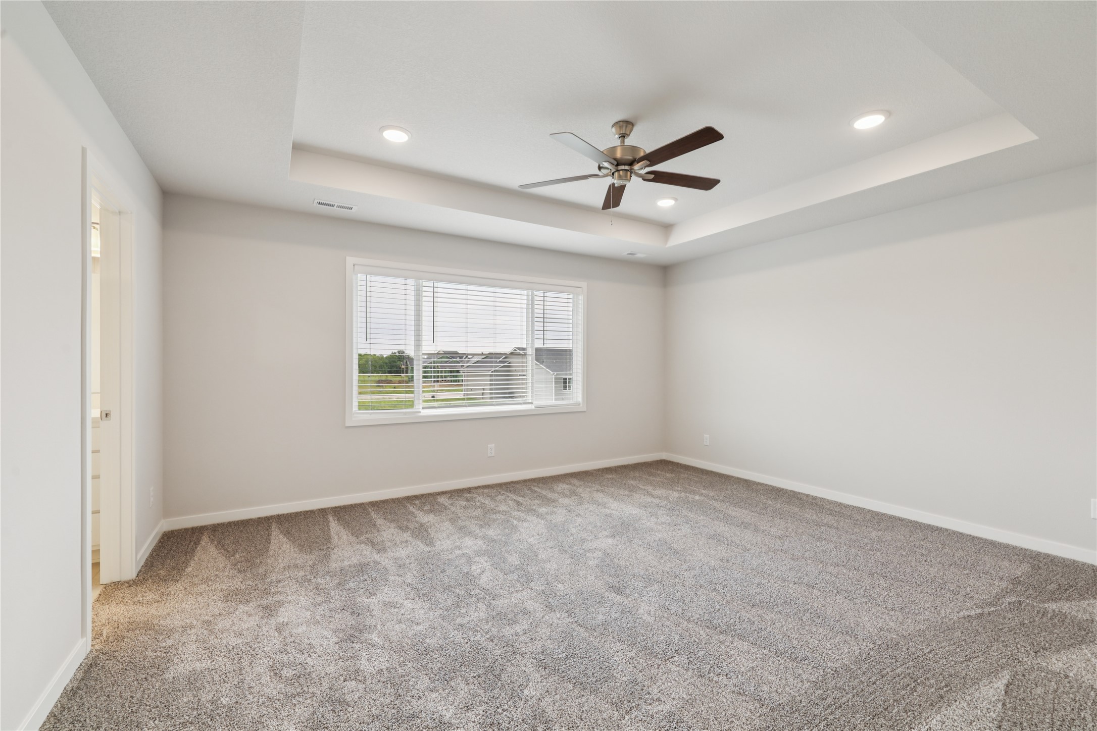 885 NW Sandy Hollow Circle