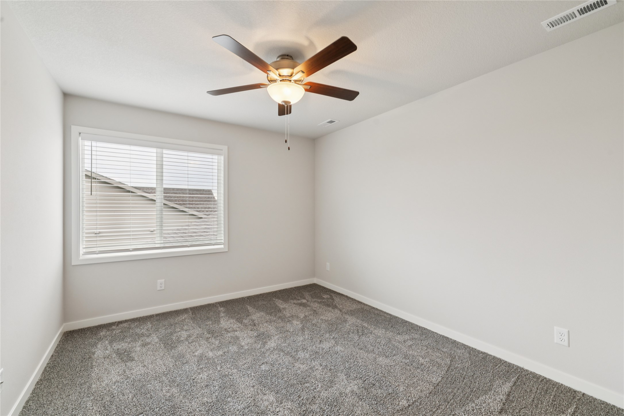 885 NW Sandy Hollow Circle