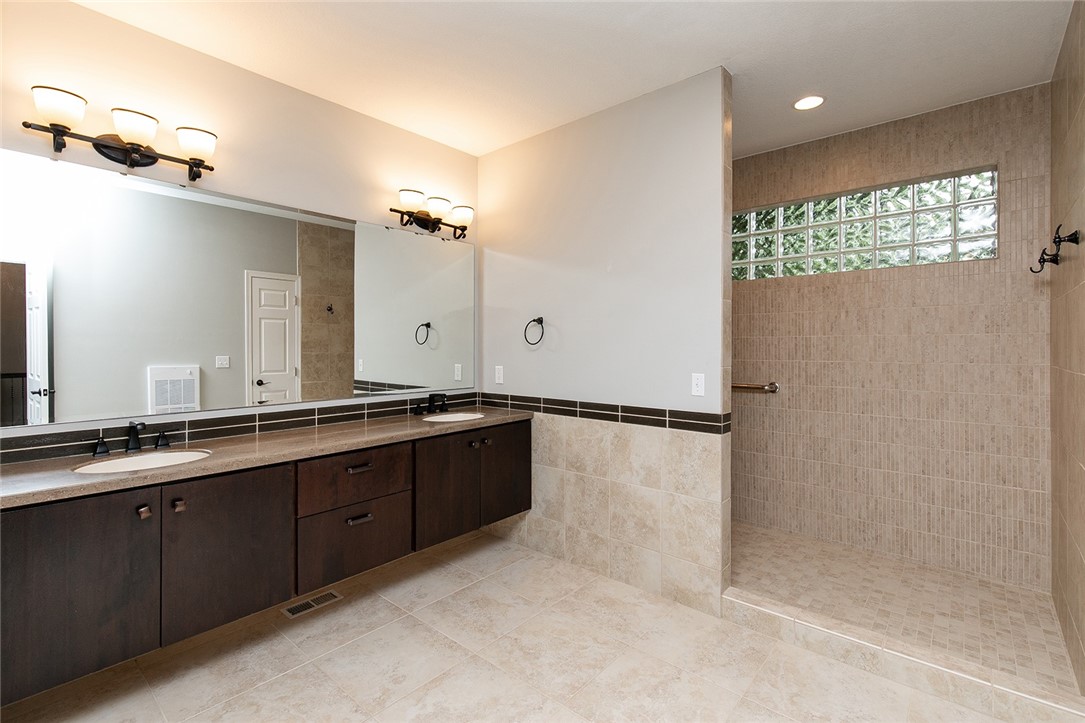 1136 Glen Oaks Drive