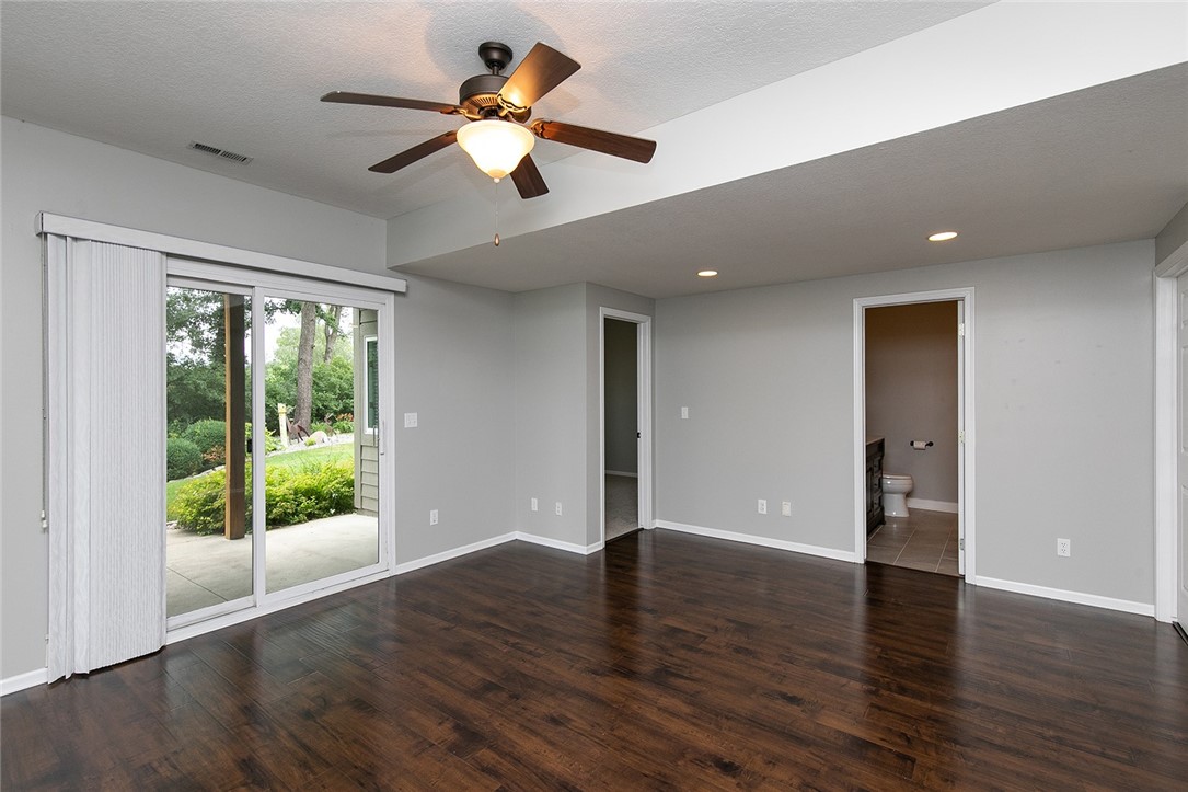 1136 Glen Oaks Drive