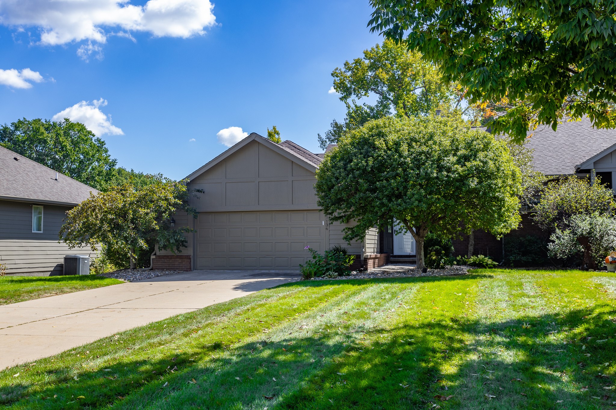 1136 Glen Oaks Drive