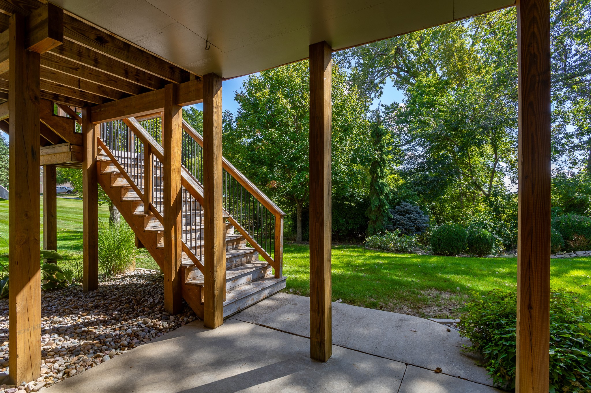 1136 Glen Oaks Drive