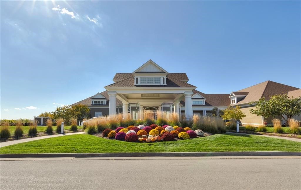 1136 Glen Oaks Drive