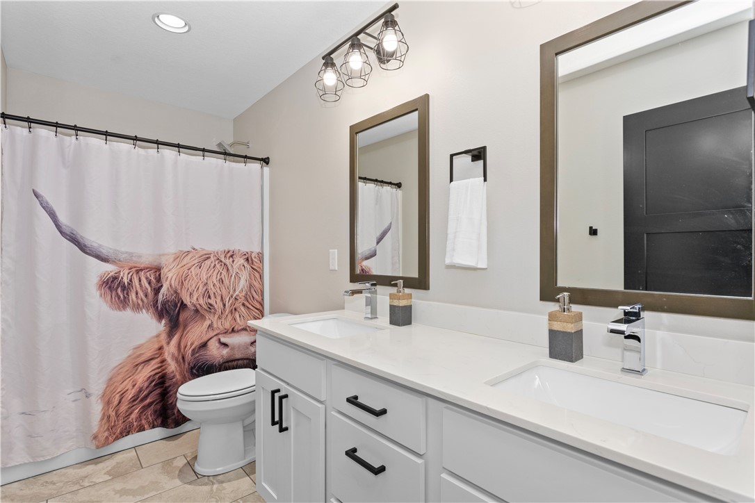 2707 NE Brentwood Circle