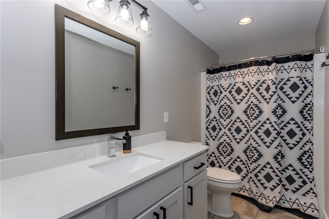 2707 NE Brentwood Circle