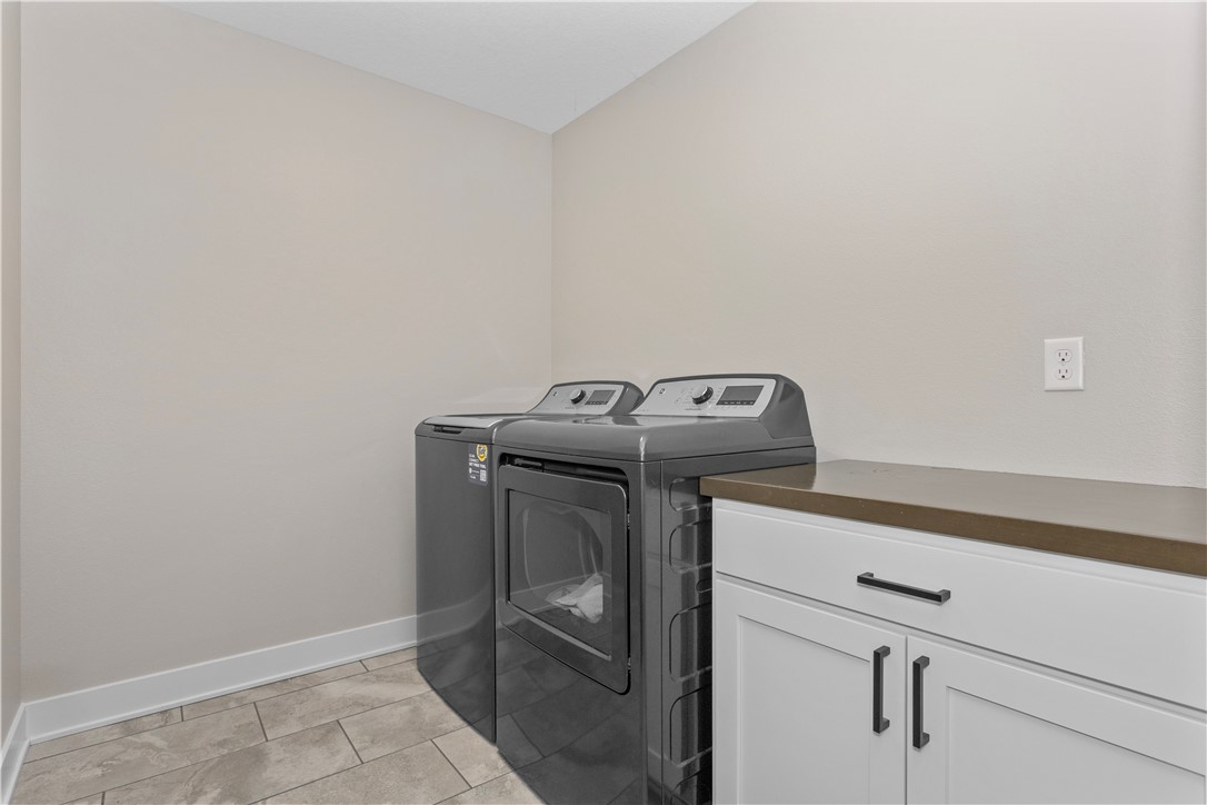 2707 NE Brentwood Circle