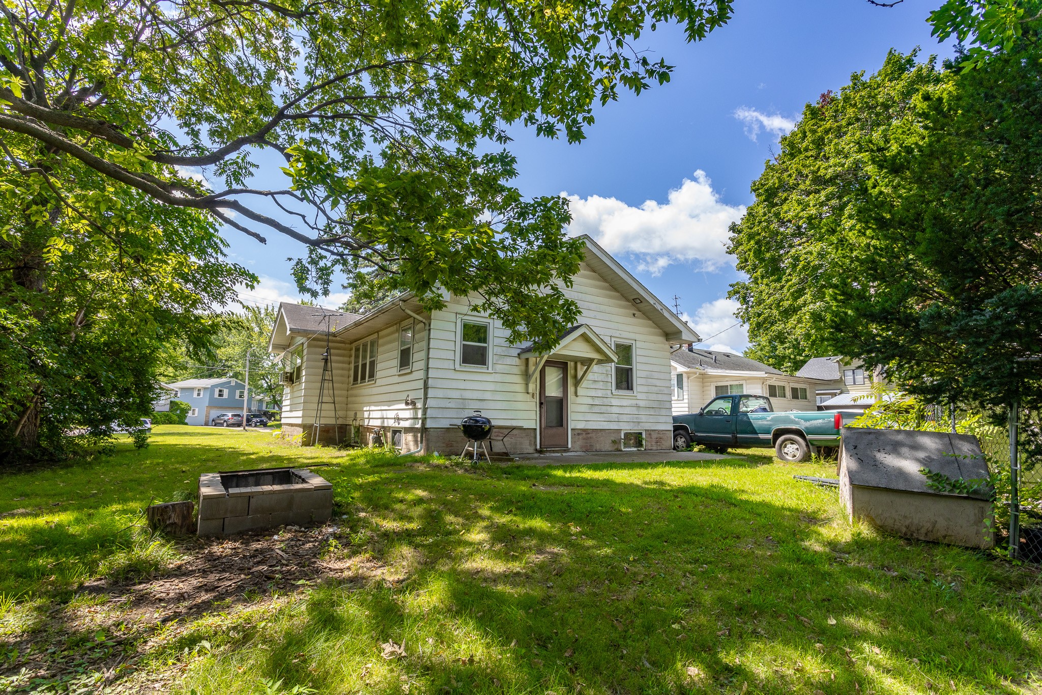 3216 E Tiffin Avenue