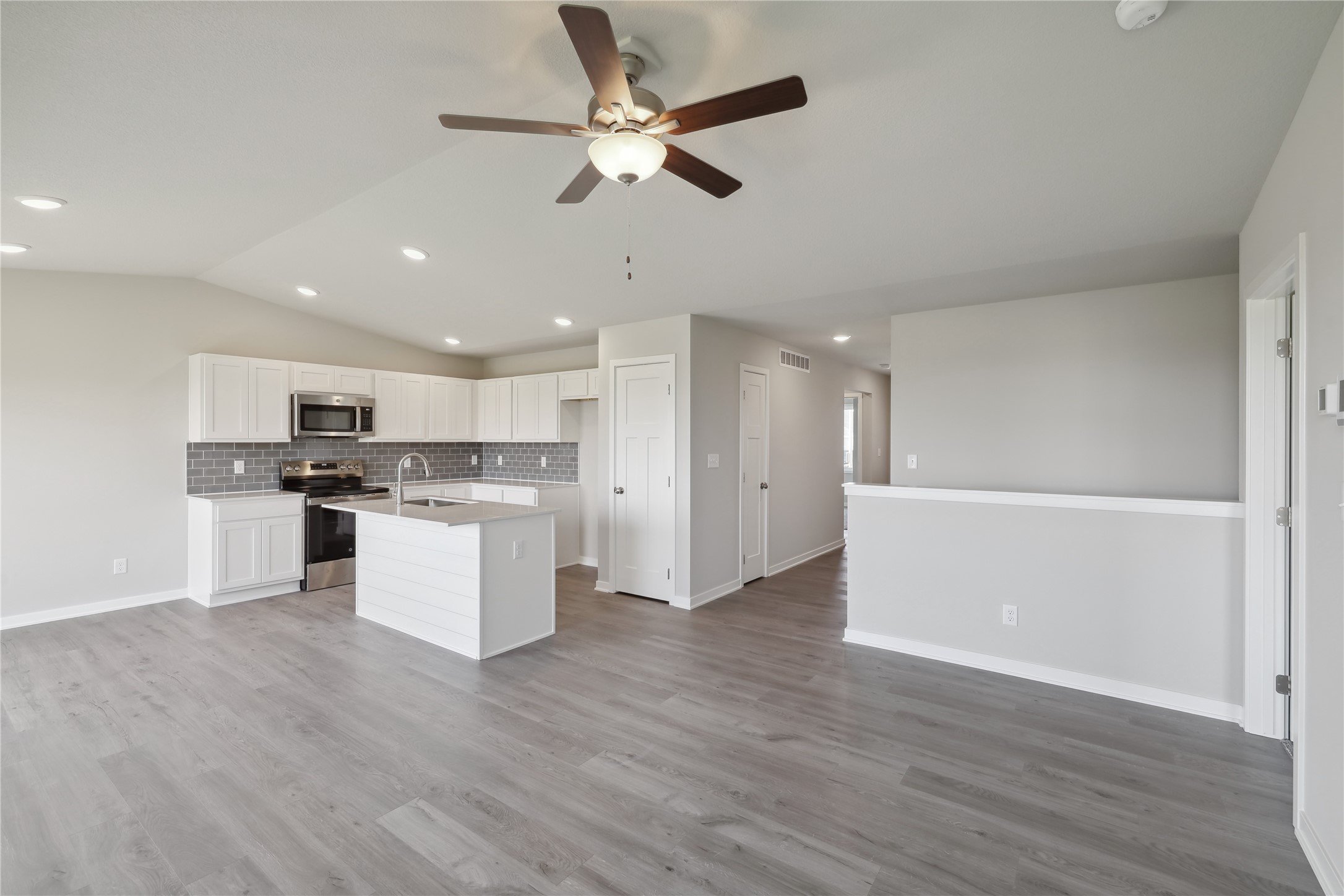 208 S Valley View Drive