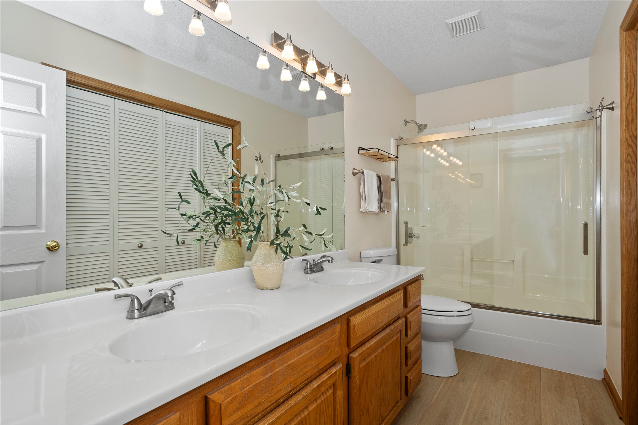 15501 Wildwood Drive