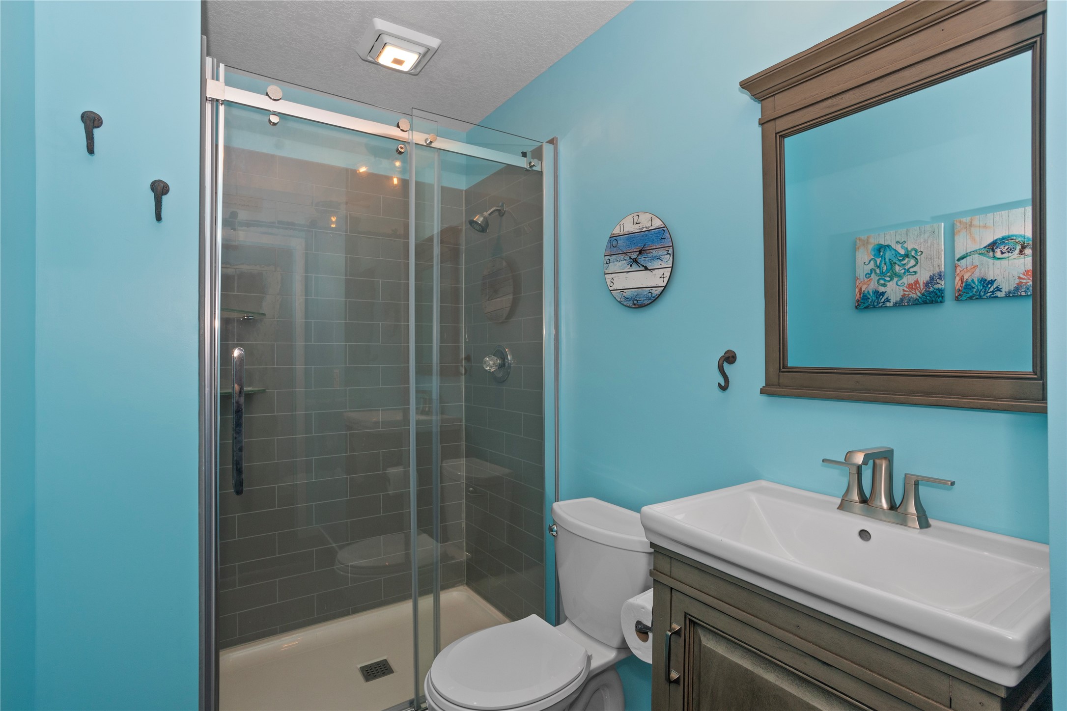 222 SW Des Moines Street