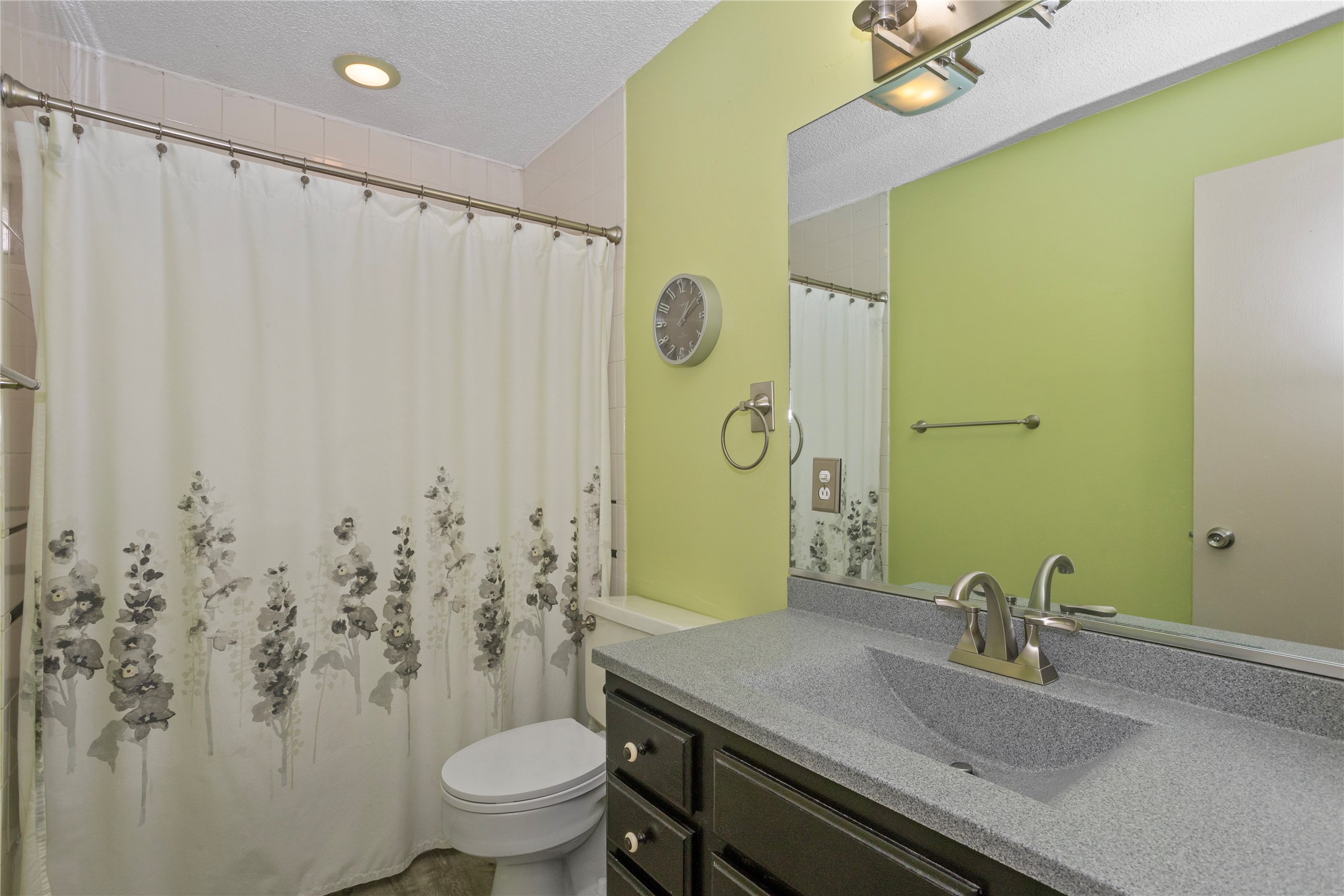 222 SW Des Moines Street