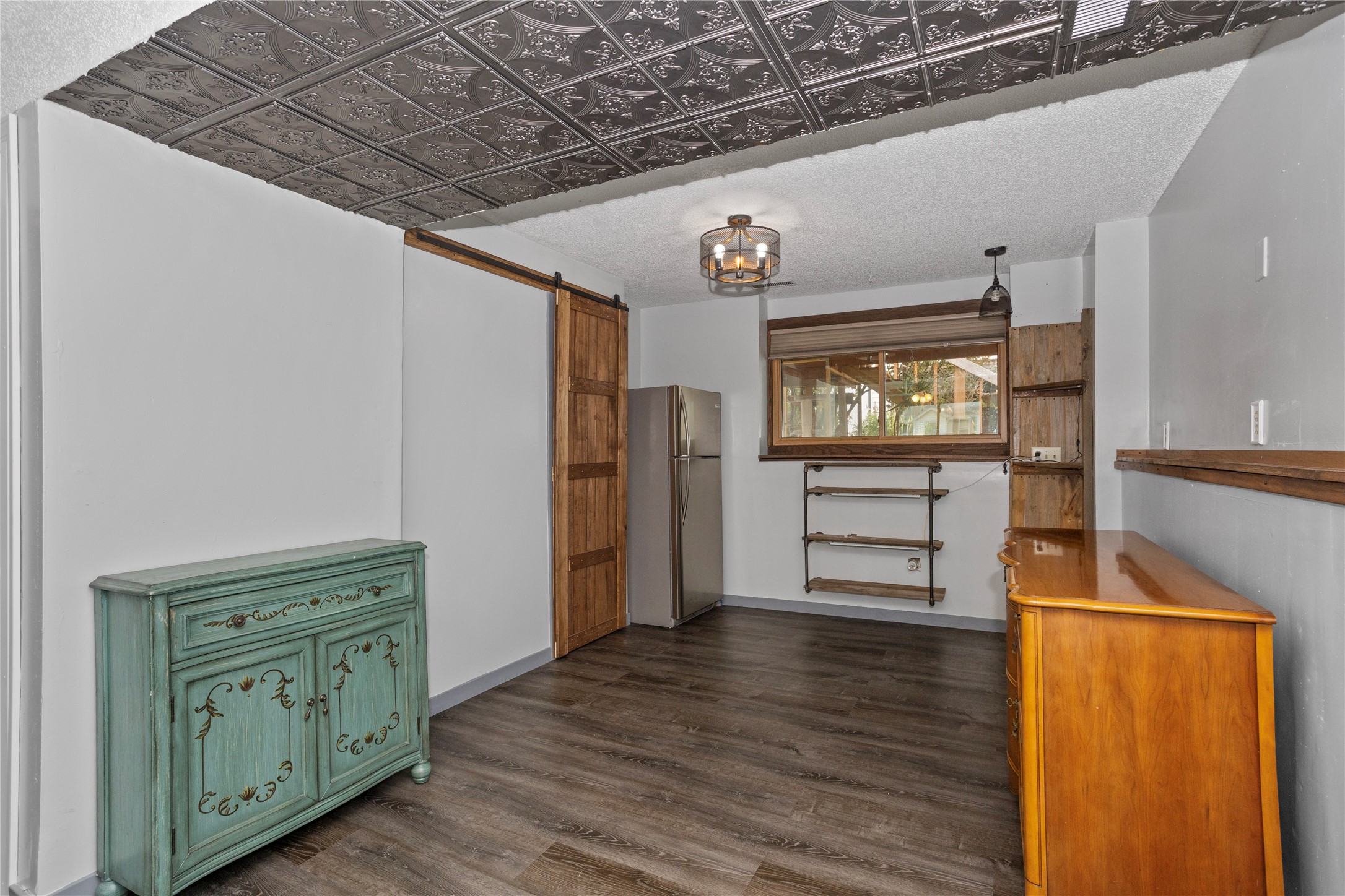 222 SW Des Moines Street