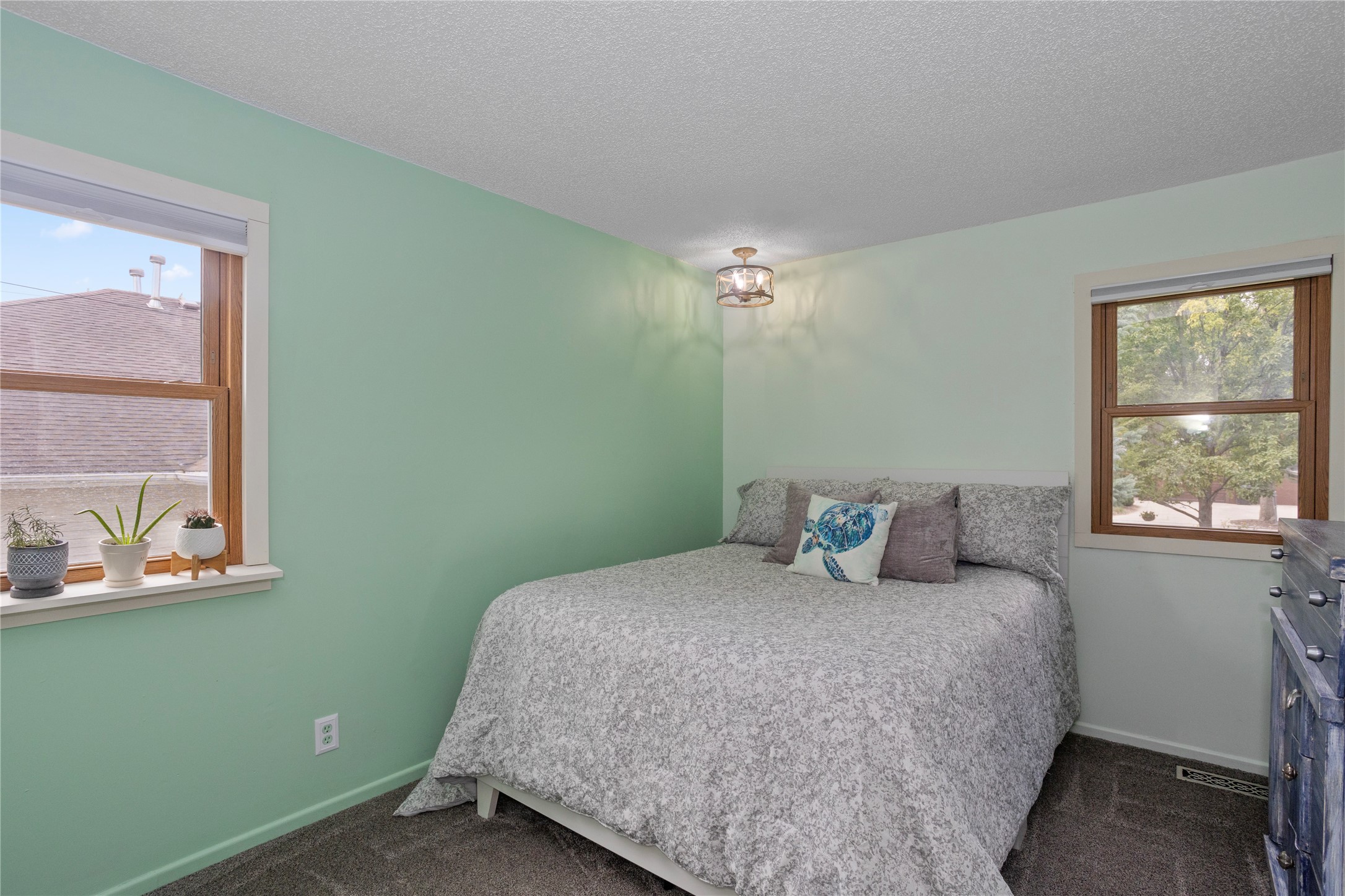 222 SW Des Moines Street