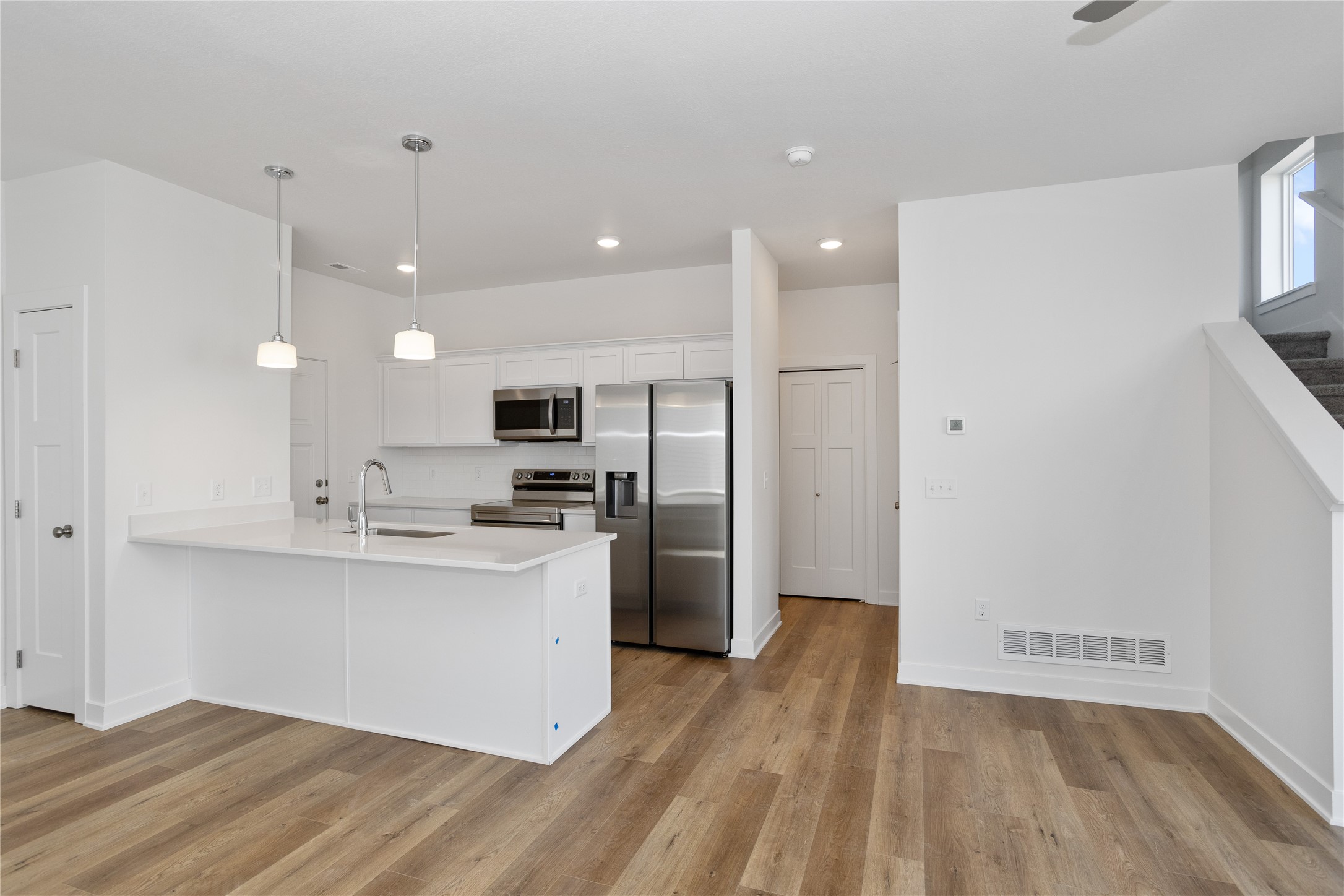 257 NW Waverly Drive