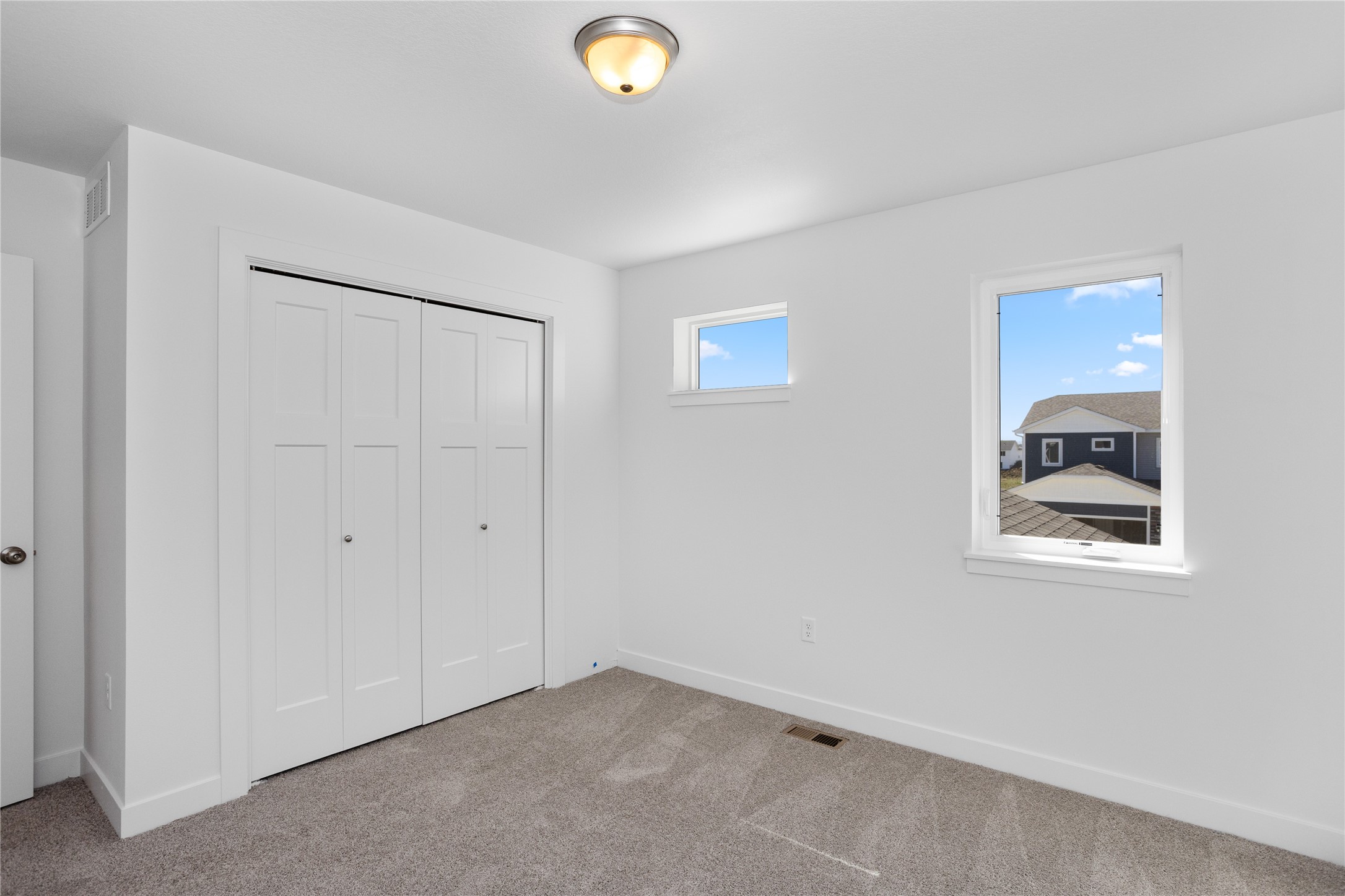 257 NW Waverly Drive