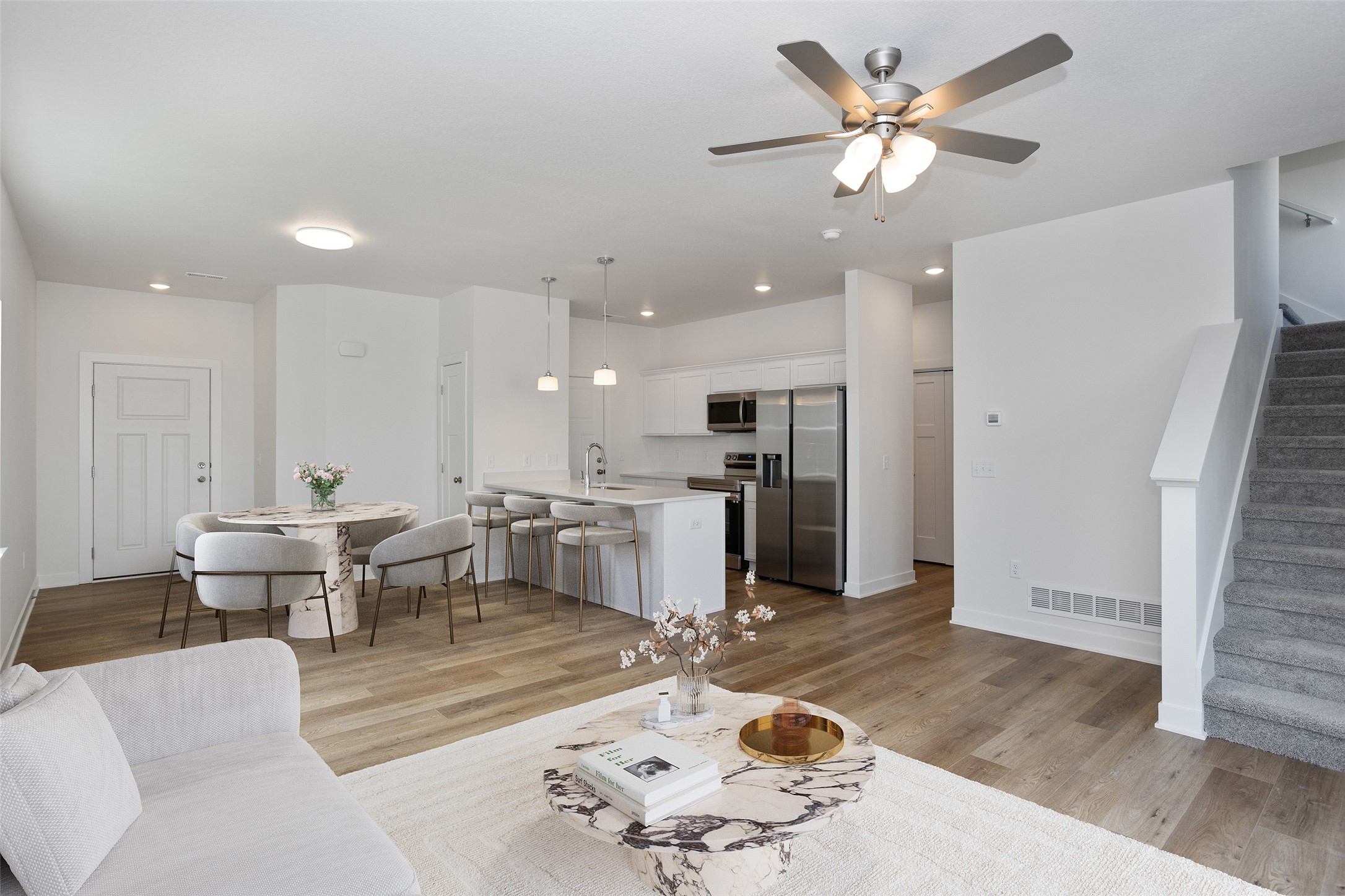 257 NW Waverly Drive