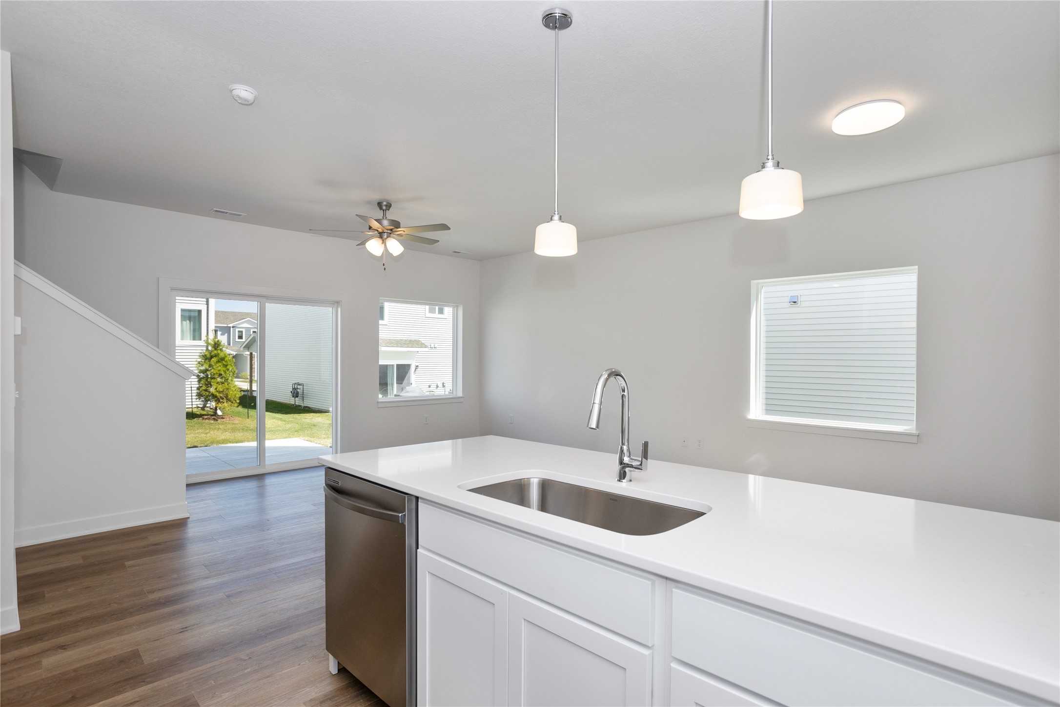 257 NW Waverly Drive