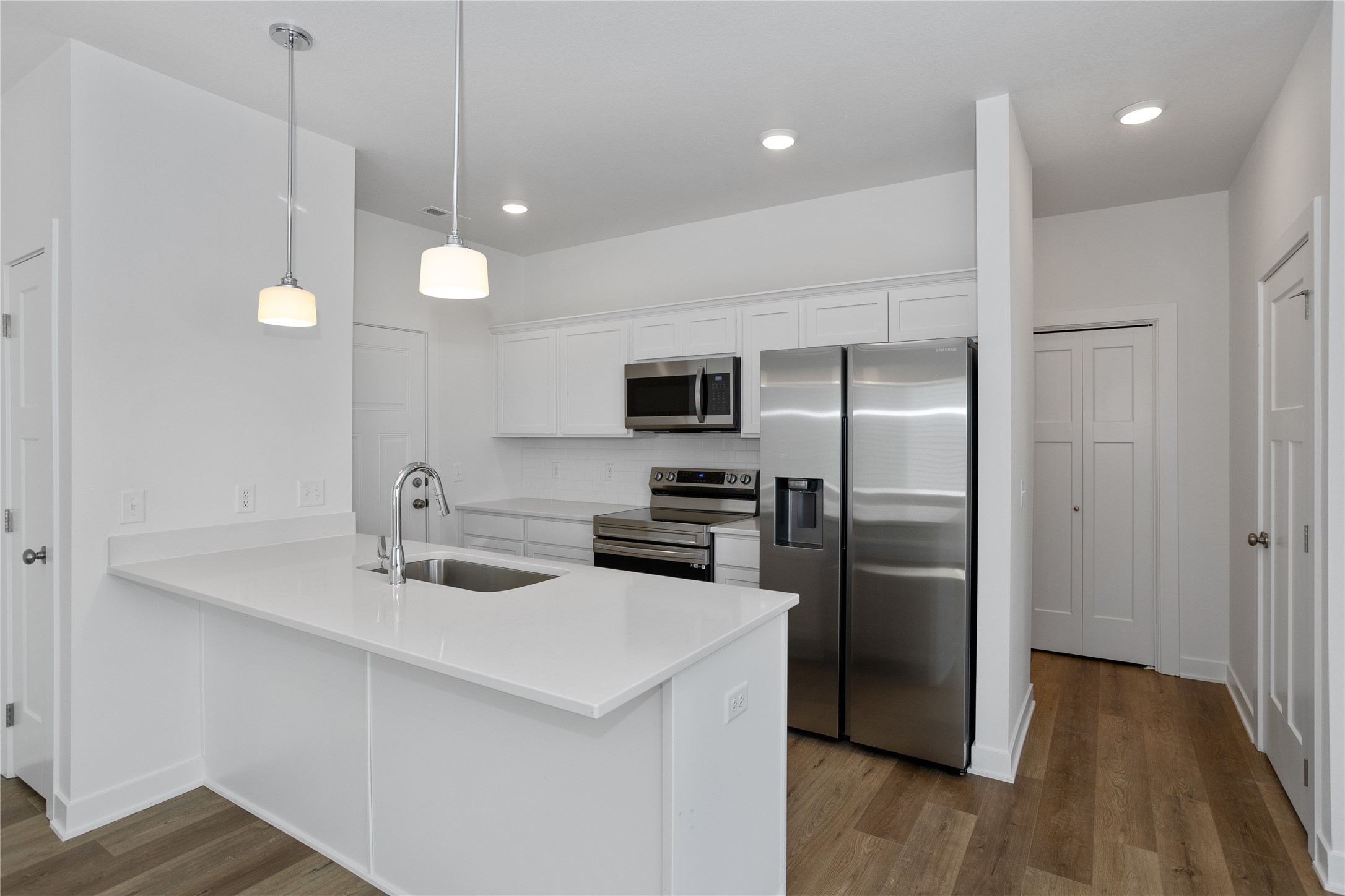 257 NW Waverly Drive