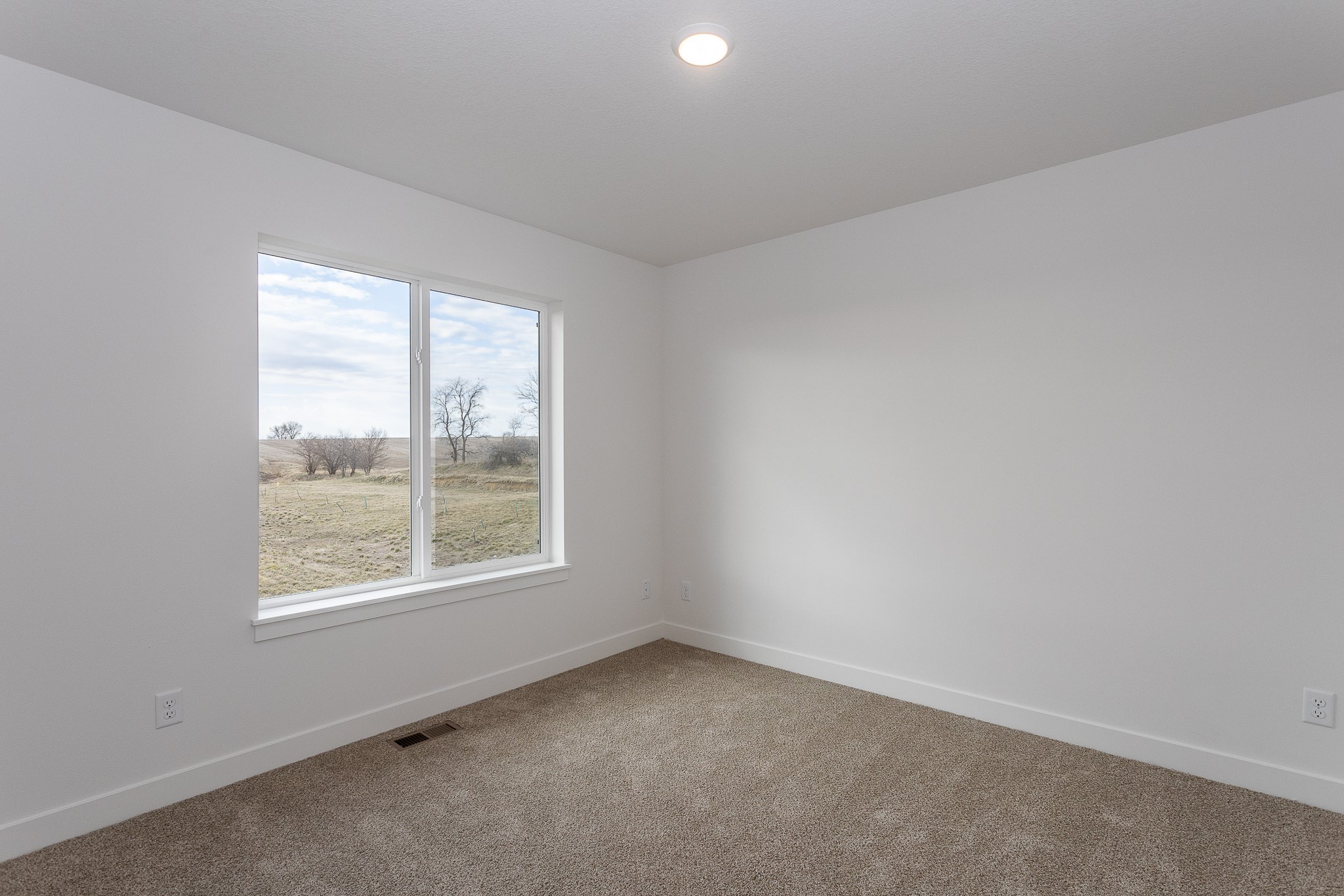 258 NW Waverly Drive