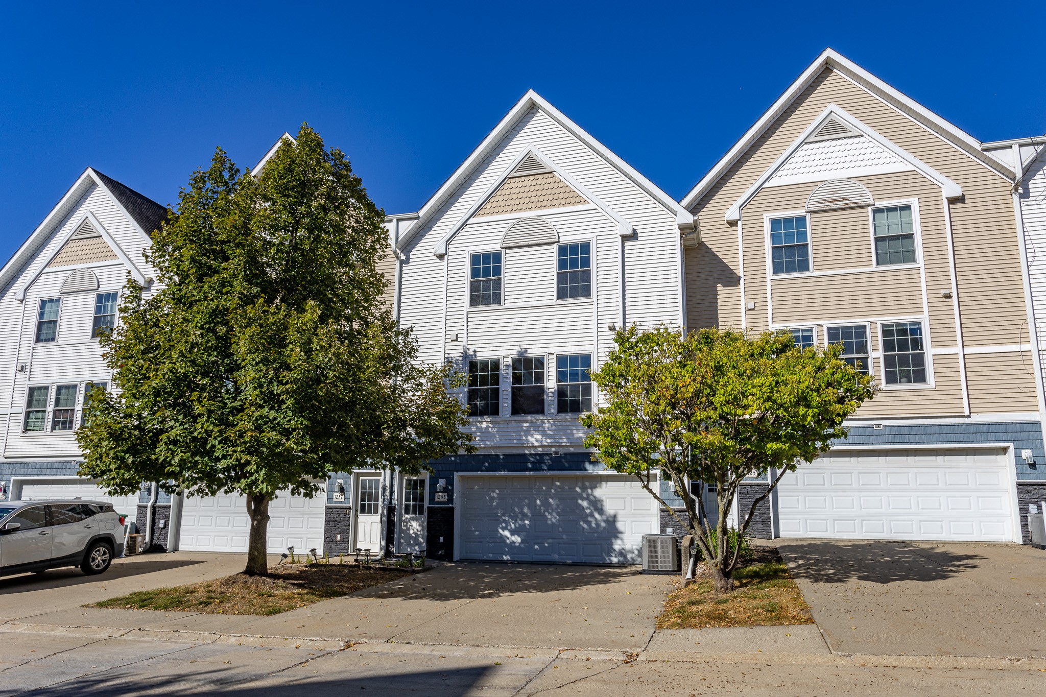 1255 SE Village View Lane