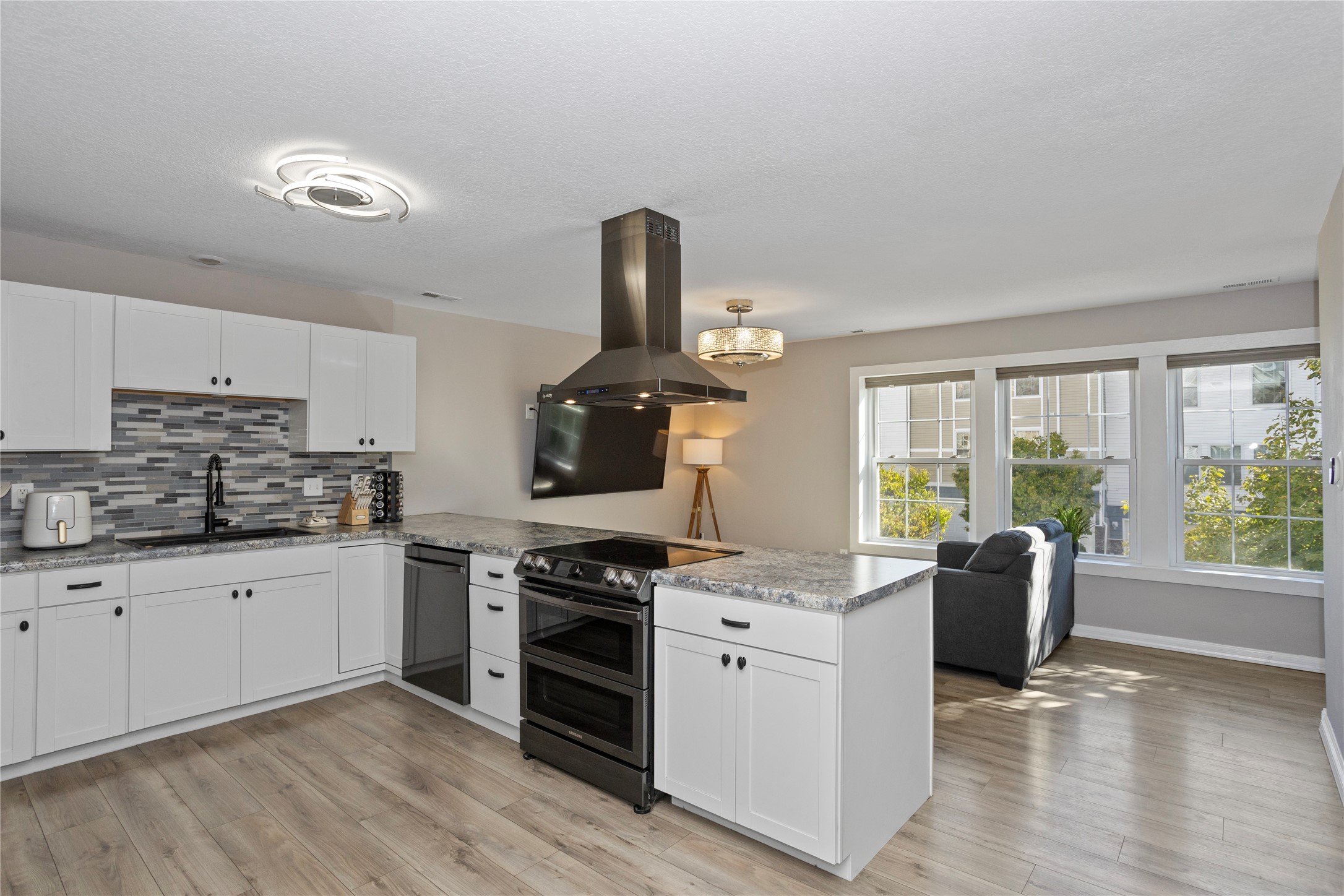 1255 SE Village View Lane