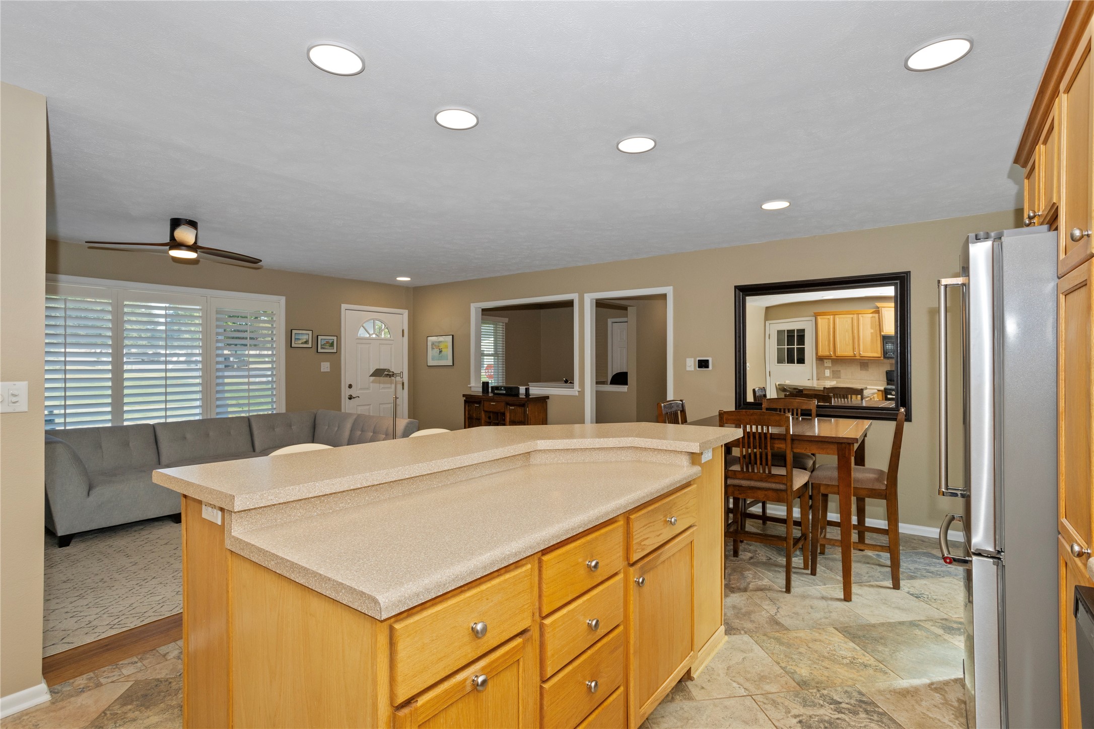 903 Maplecrest Drive