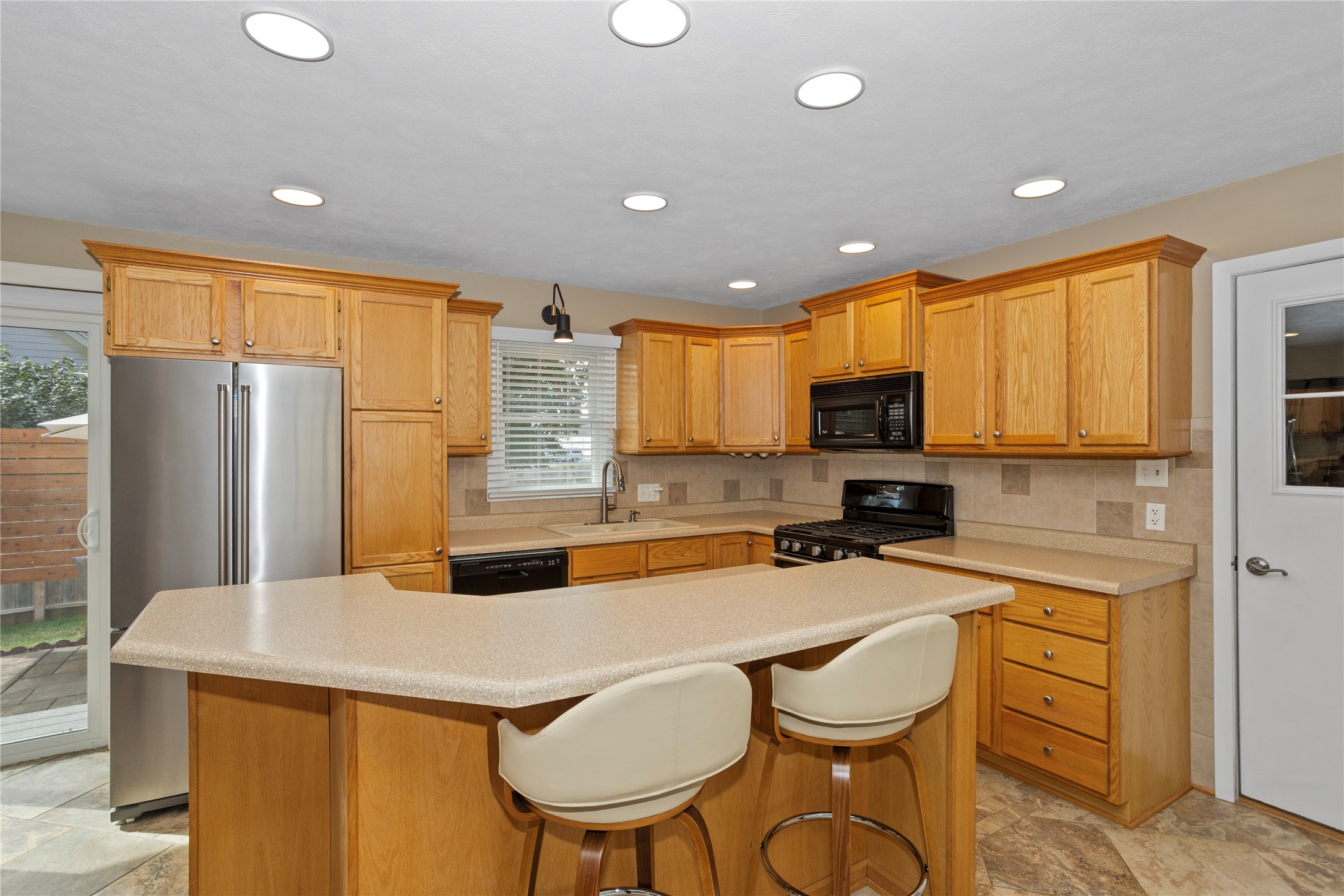 903 Maplecrest Drive