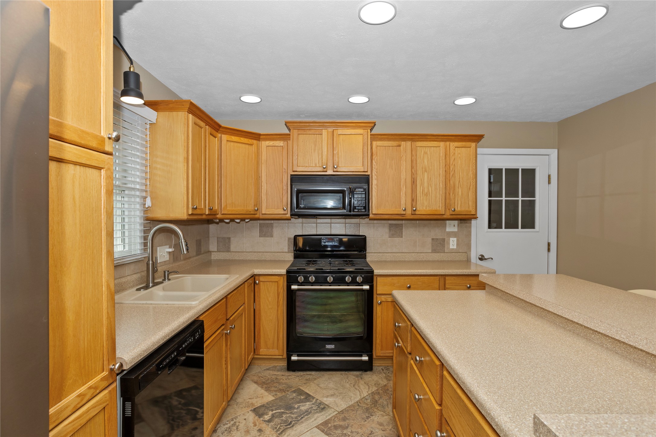 903 Maplecrest Drive