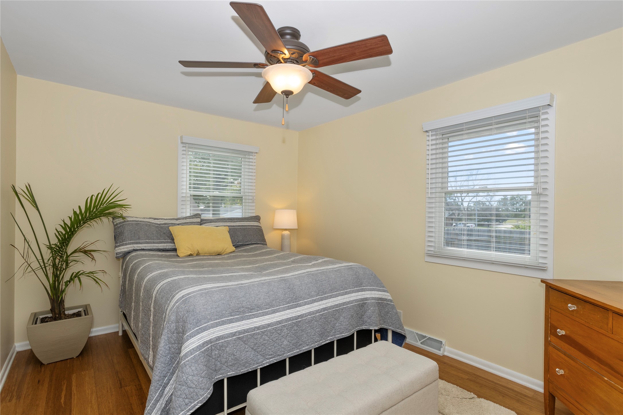 903 Maplecrest Drive