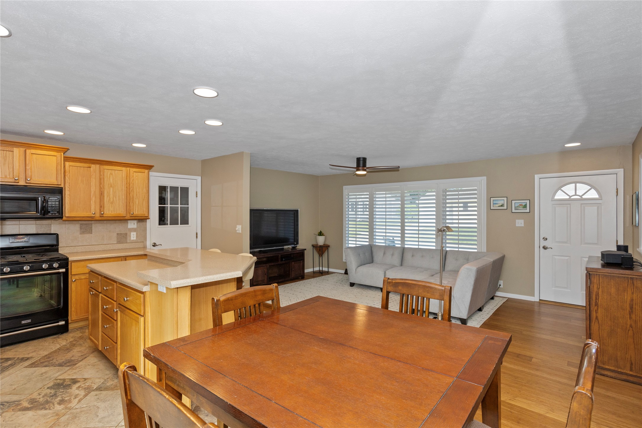 903 Maplecrest Drive