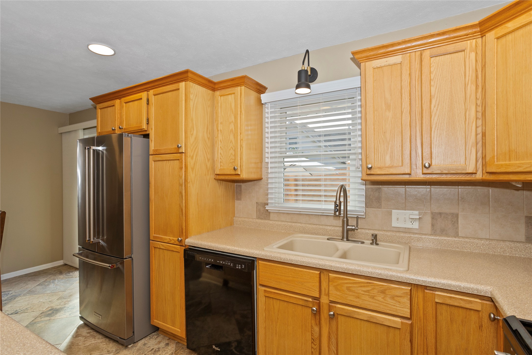 903 Maplecrest Drive