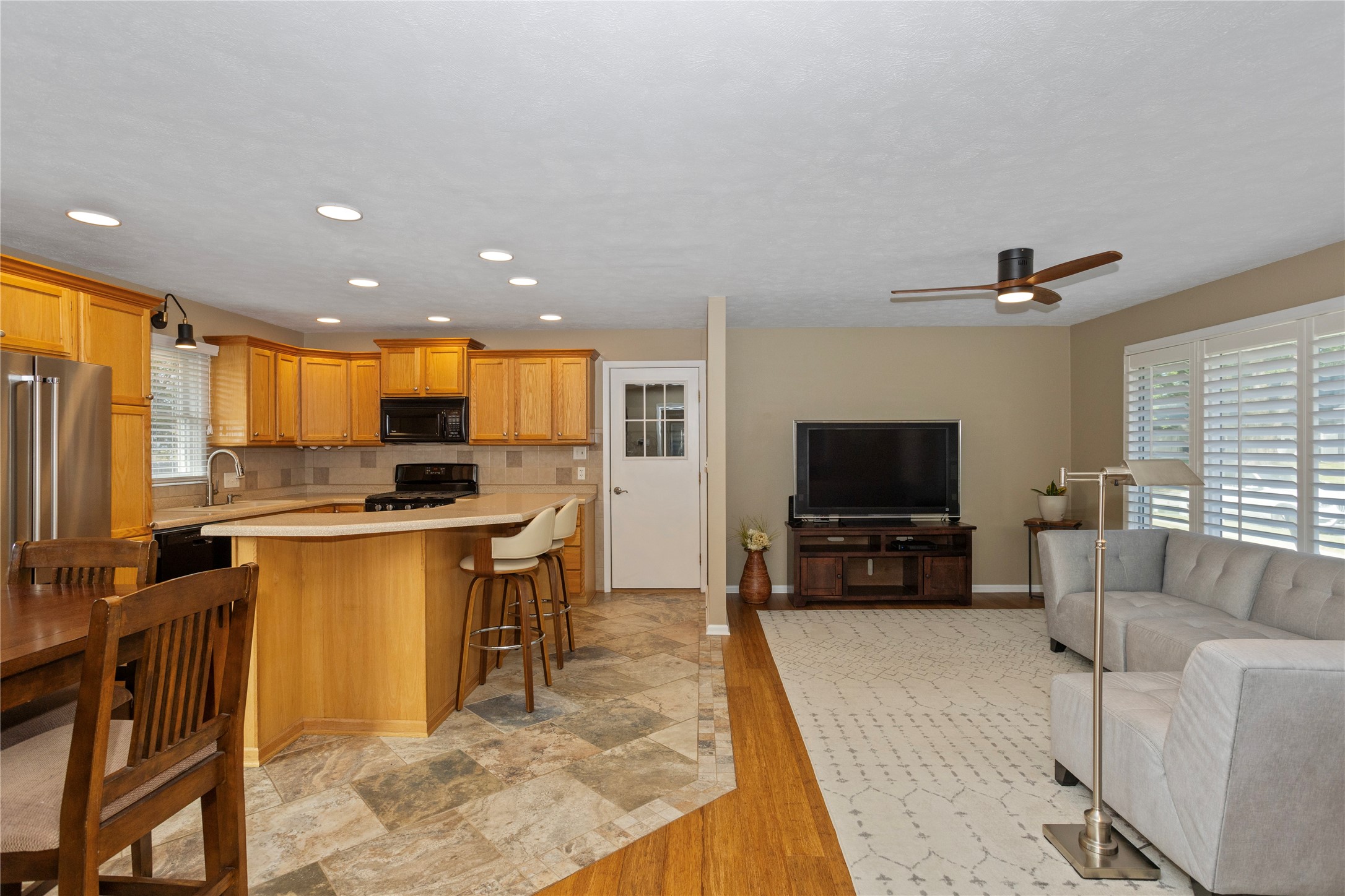 903 Maplecrest Drive