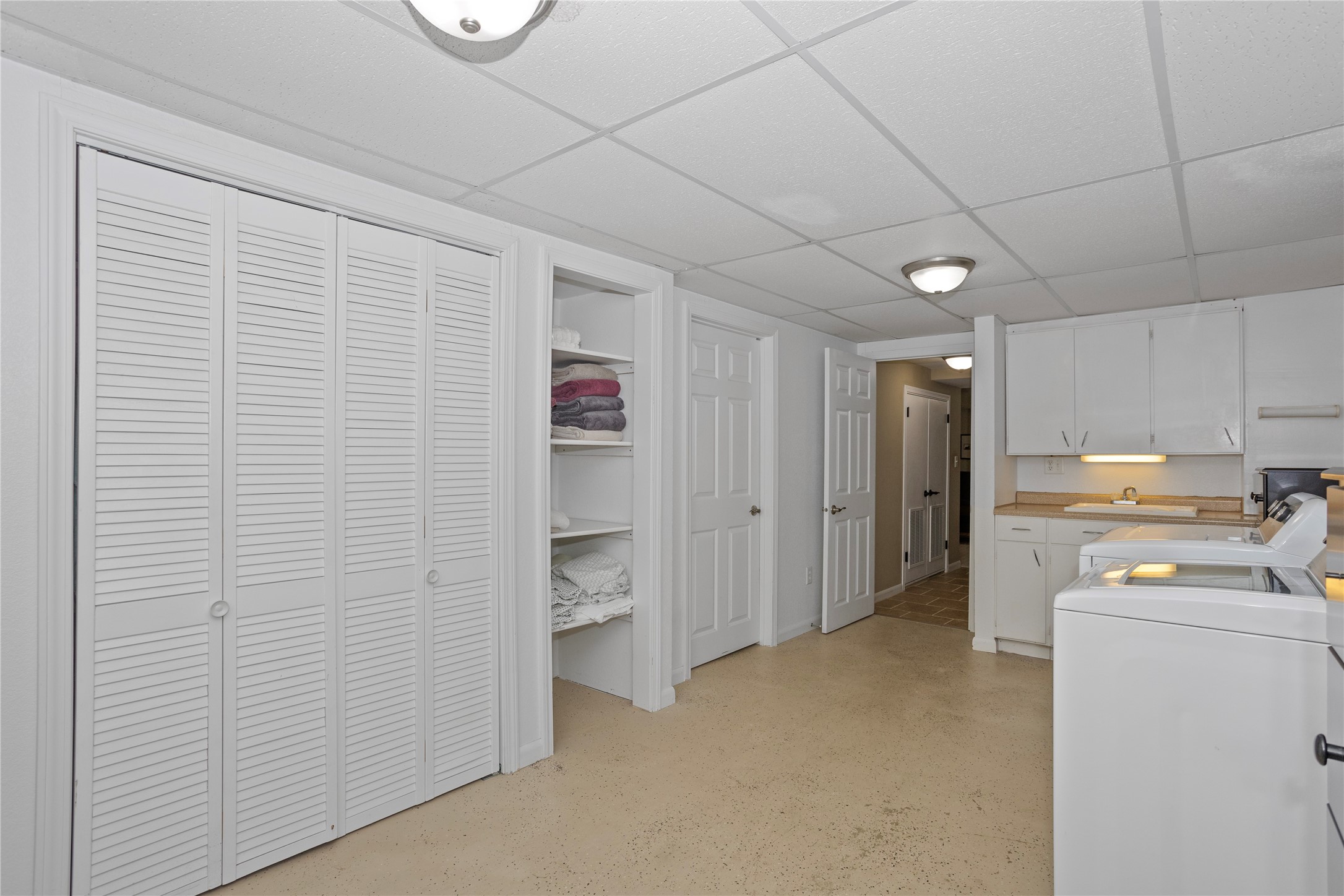 903 Maplecrest Drive