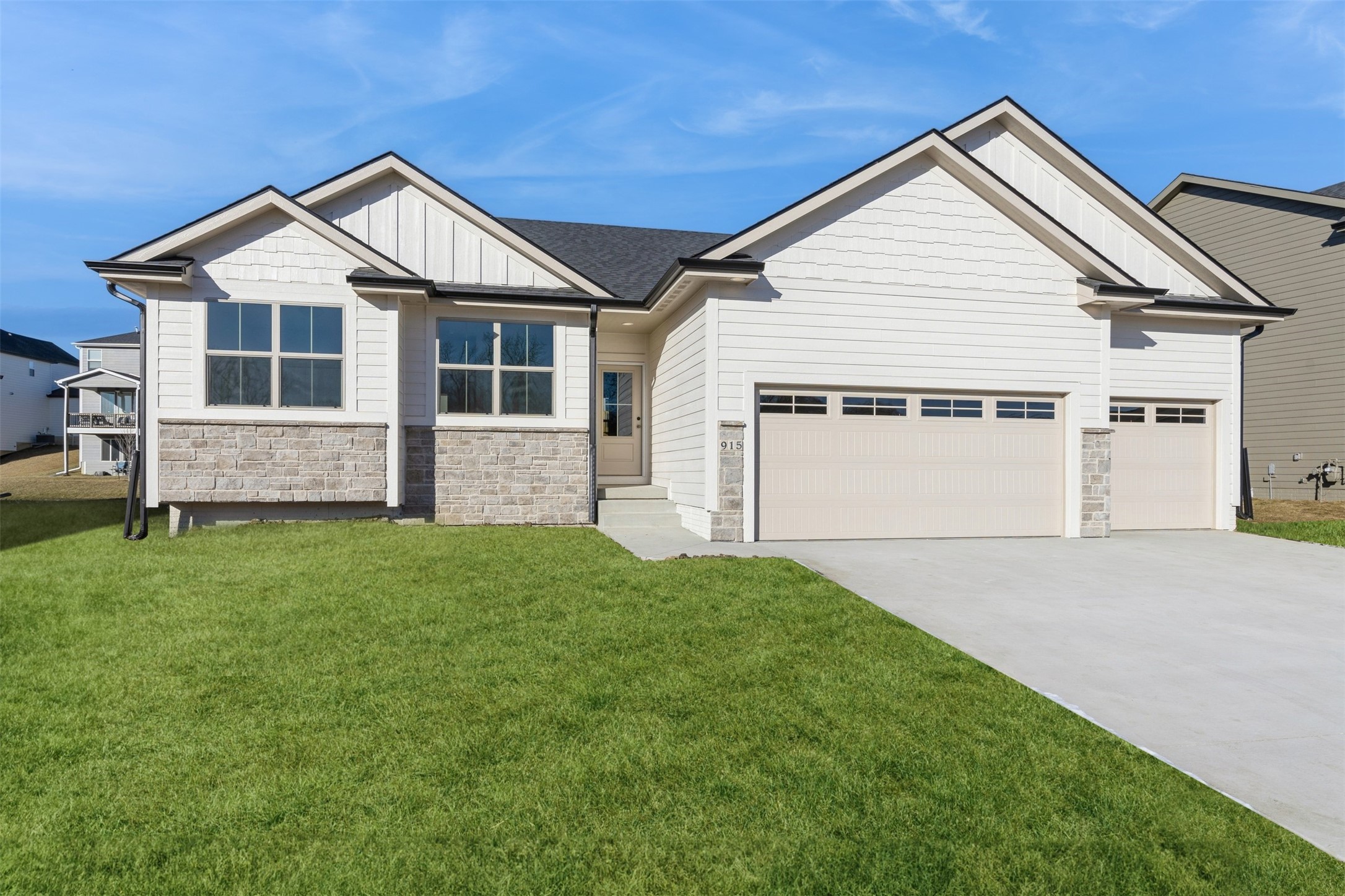 915 Harrington Way
