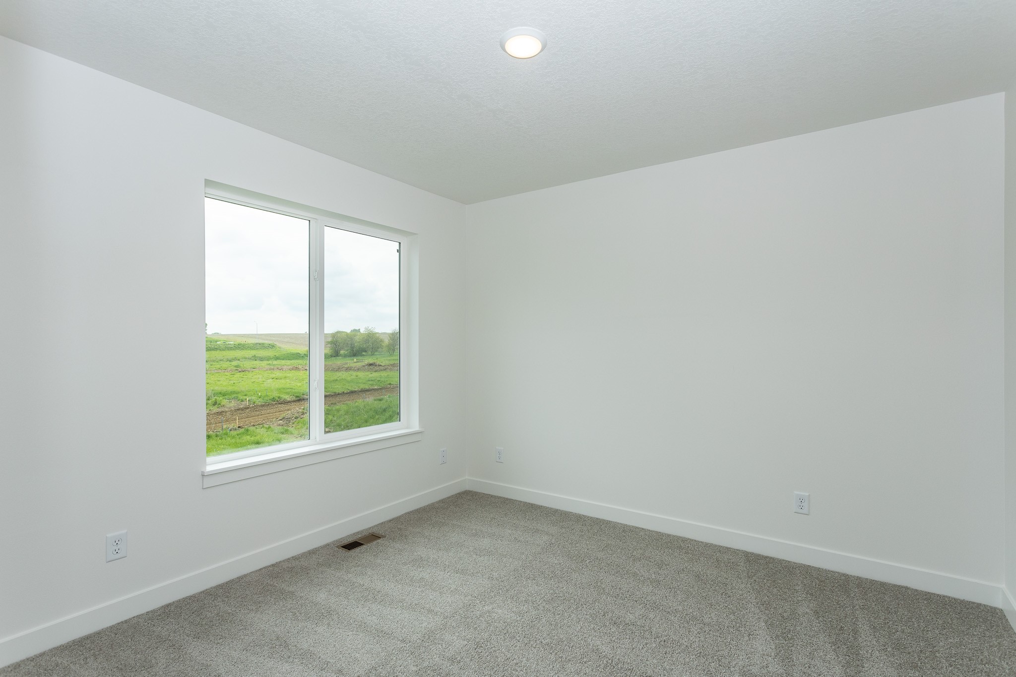 226 NW Waverly Drive