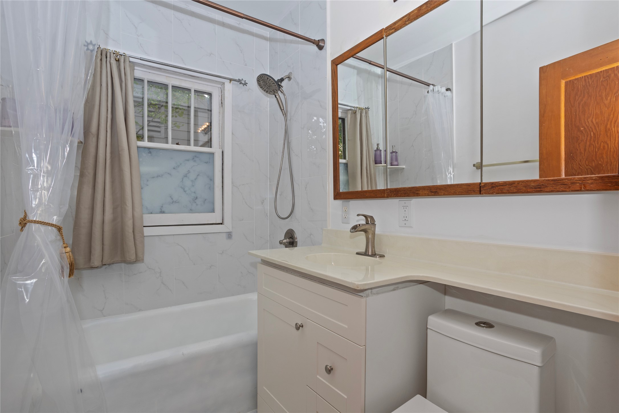 3412 Franklin Avenue