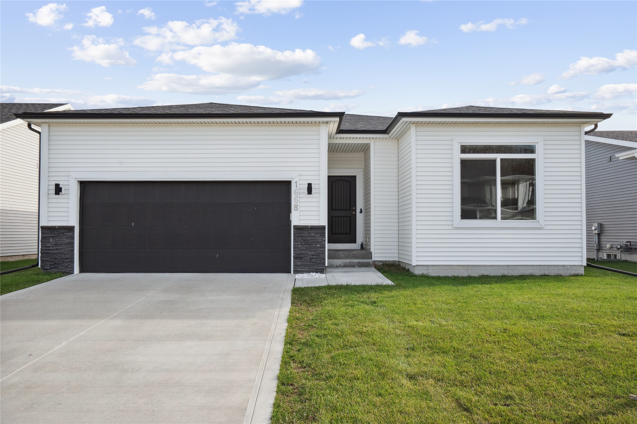 1668 S Redtail Avenue