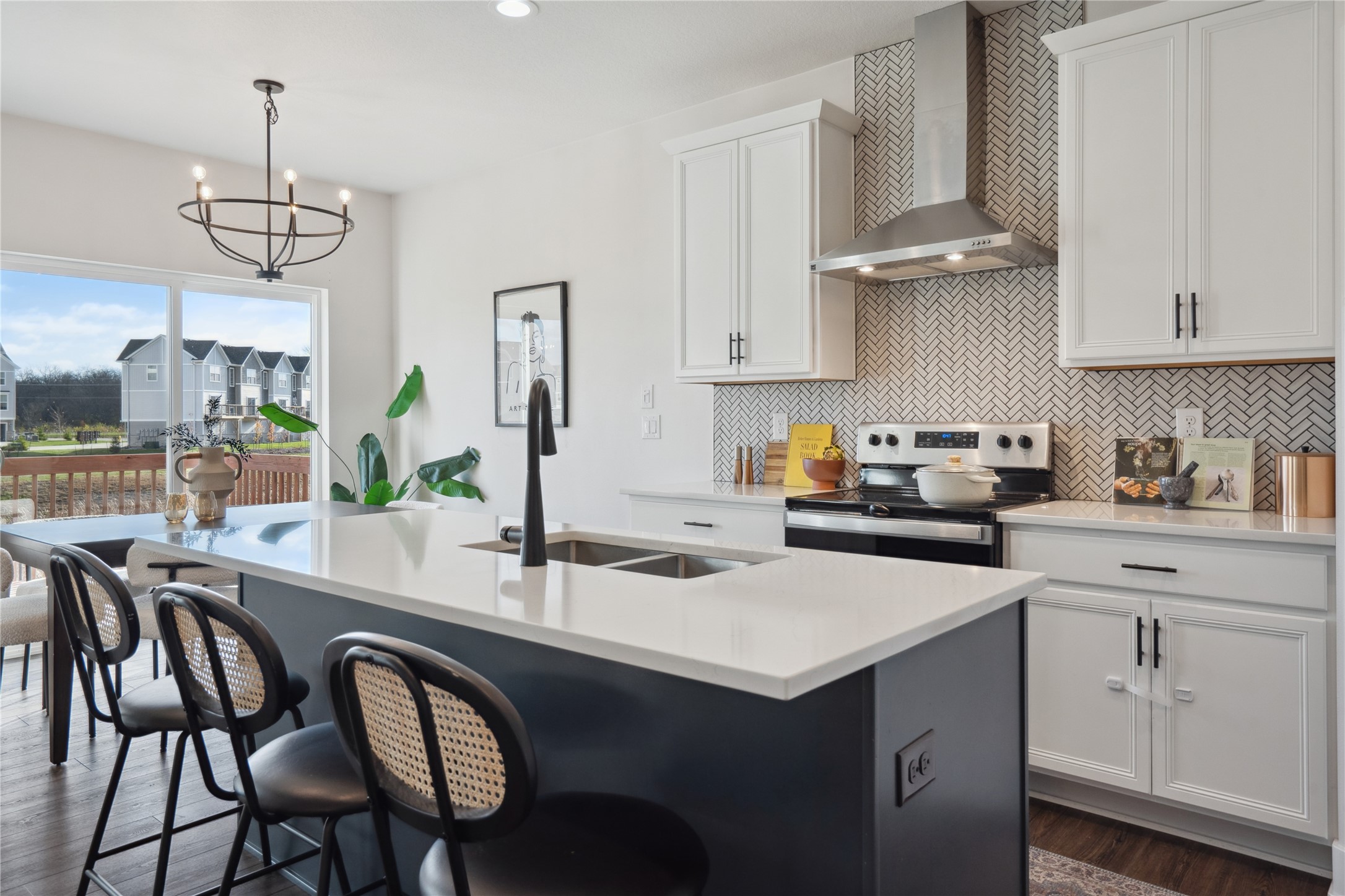 1668 S Redtail Avenue