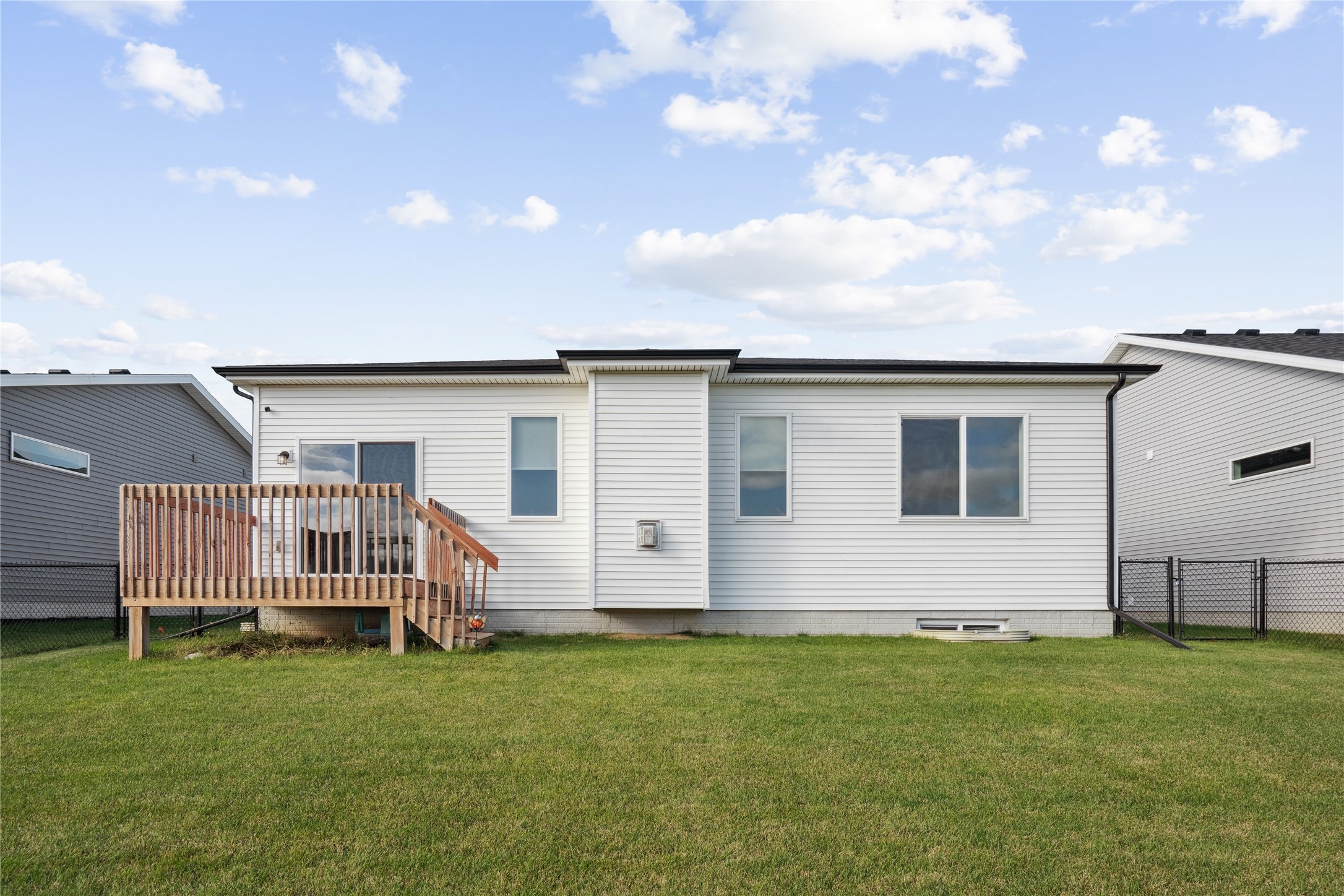 1668 S Redtail Avenue