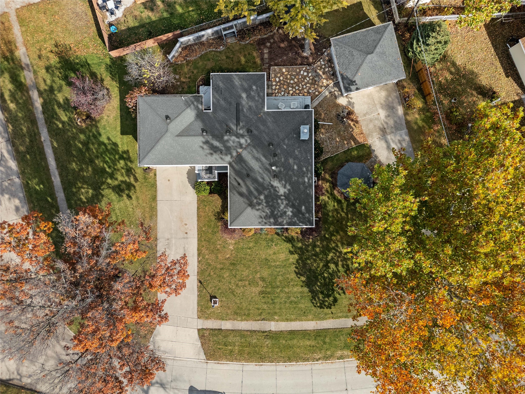 1202 SW Kenworthy Drive