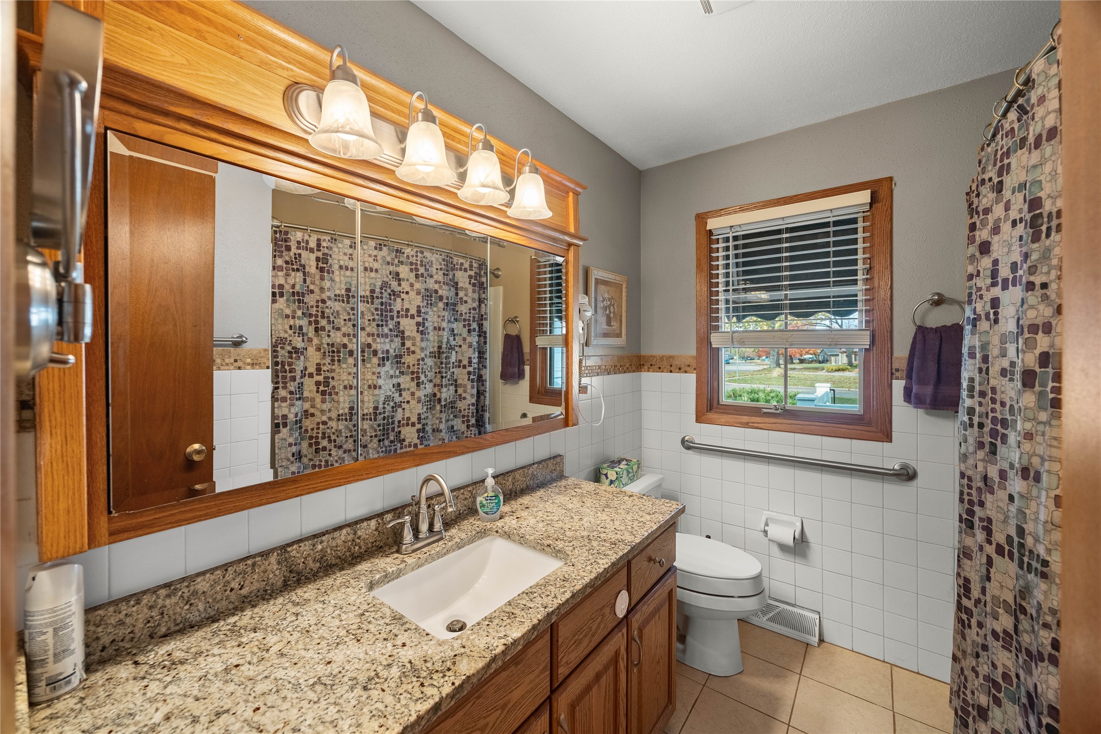 1202 SW Kenworthy Drive