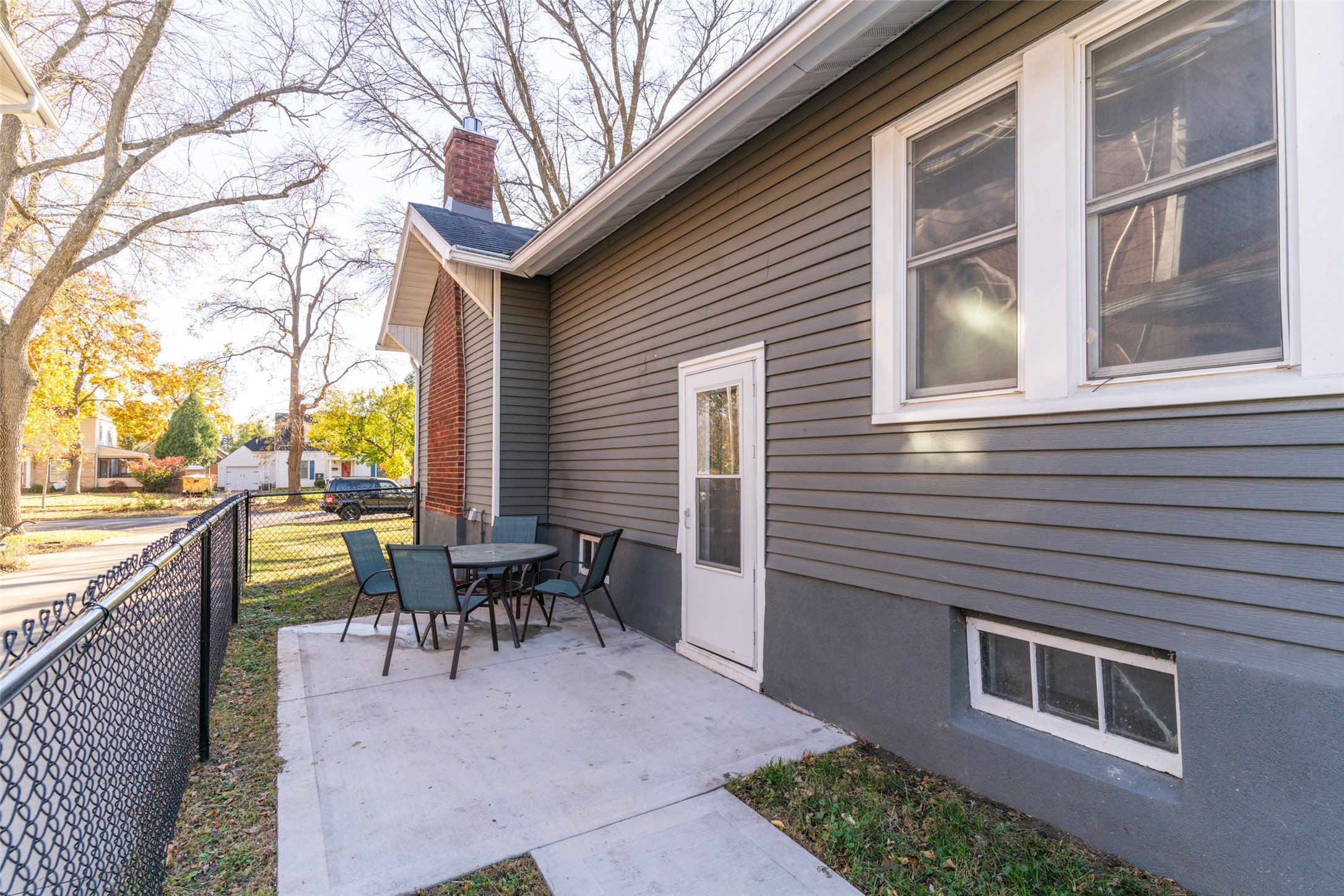 3815 Kingman Boulevard