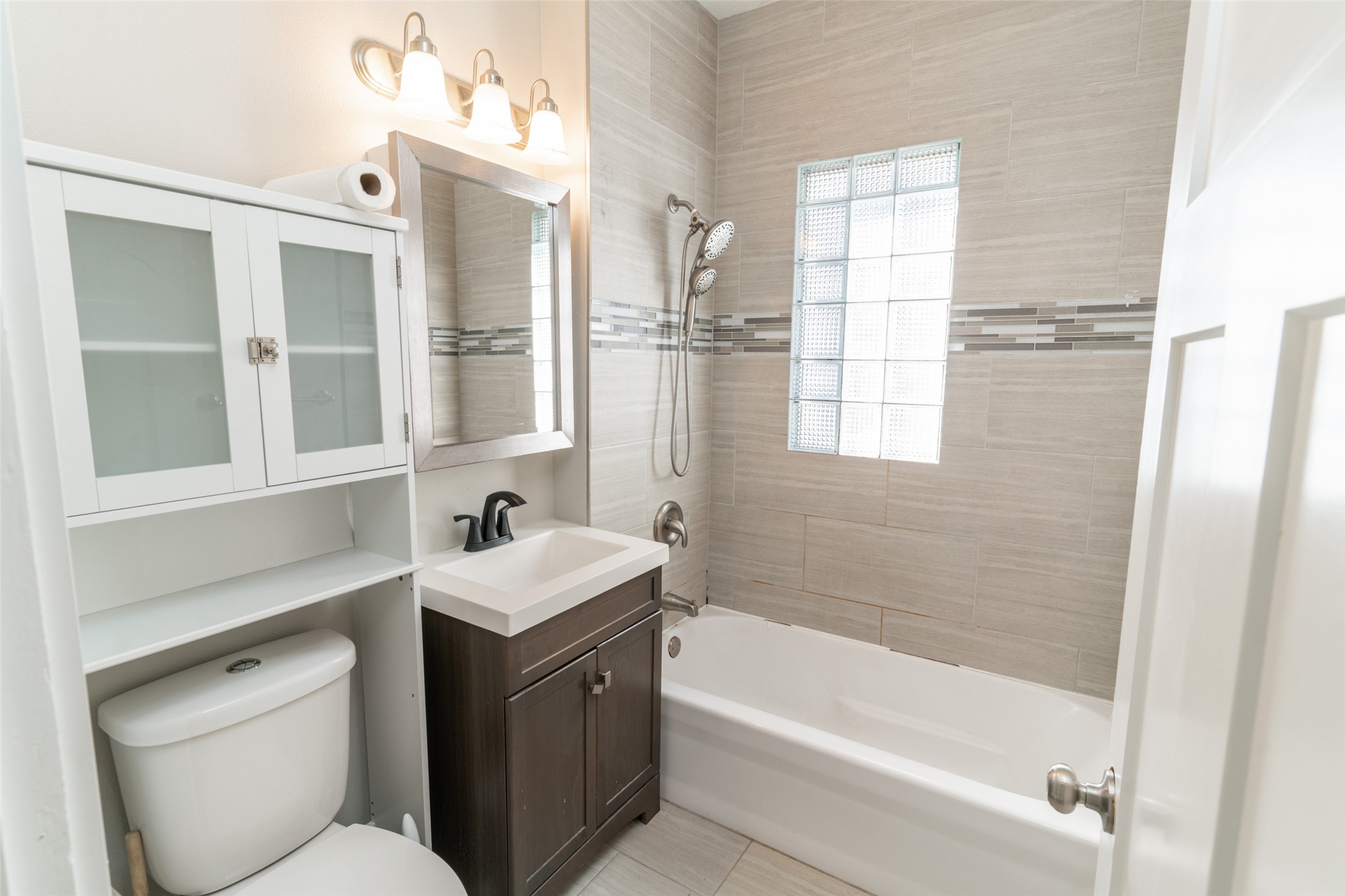 3815 Kingman Boulevard