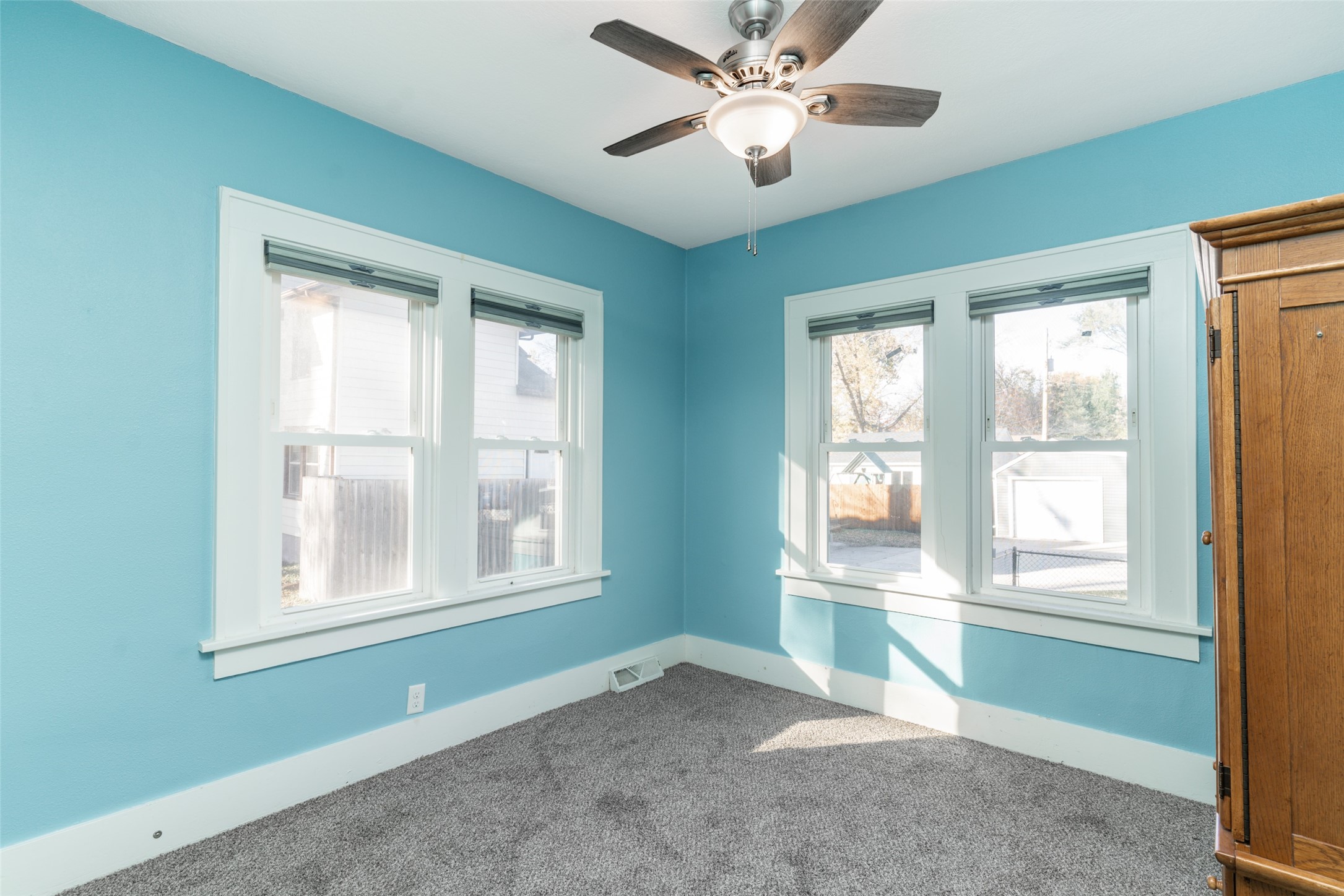 3815 Kingman Boulevard