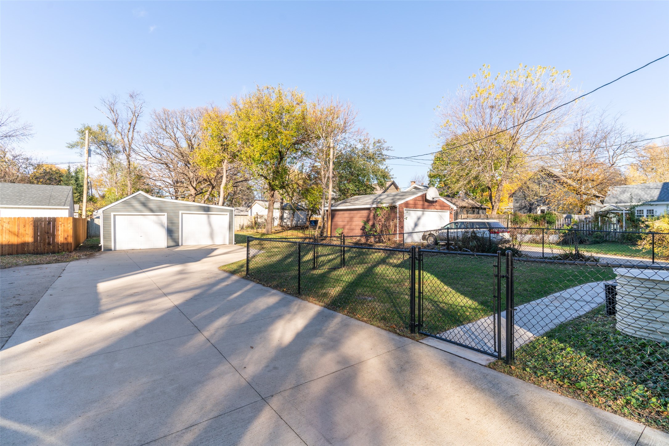 3815 Kingman Boulevard