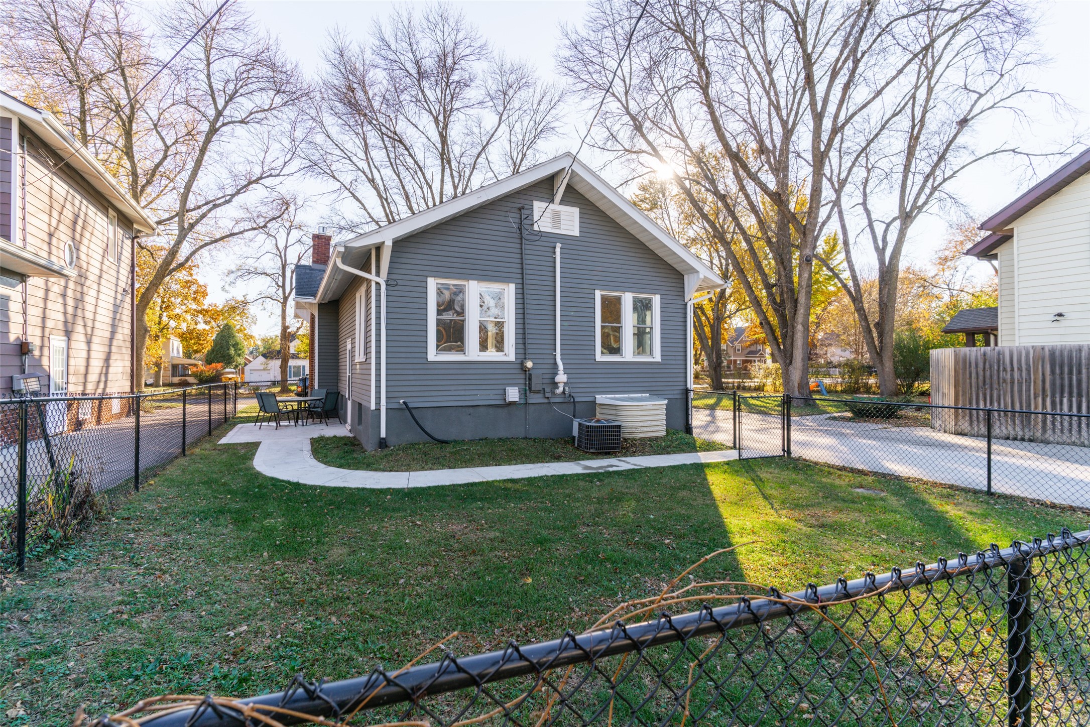 3815 Kingman Boulevard