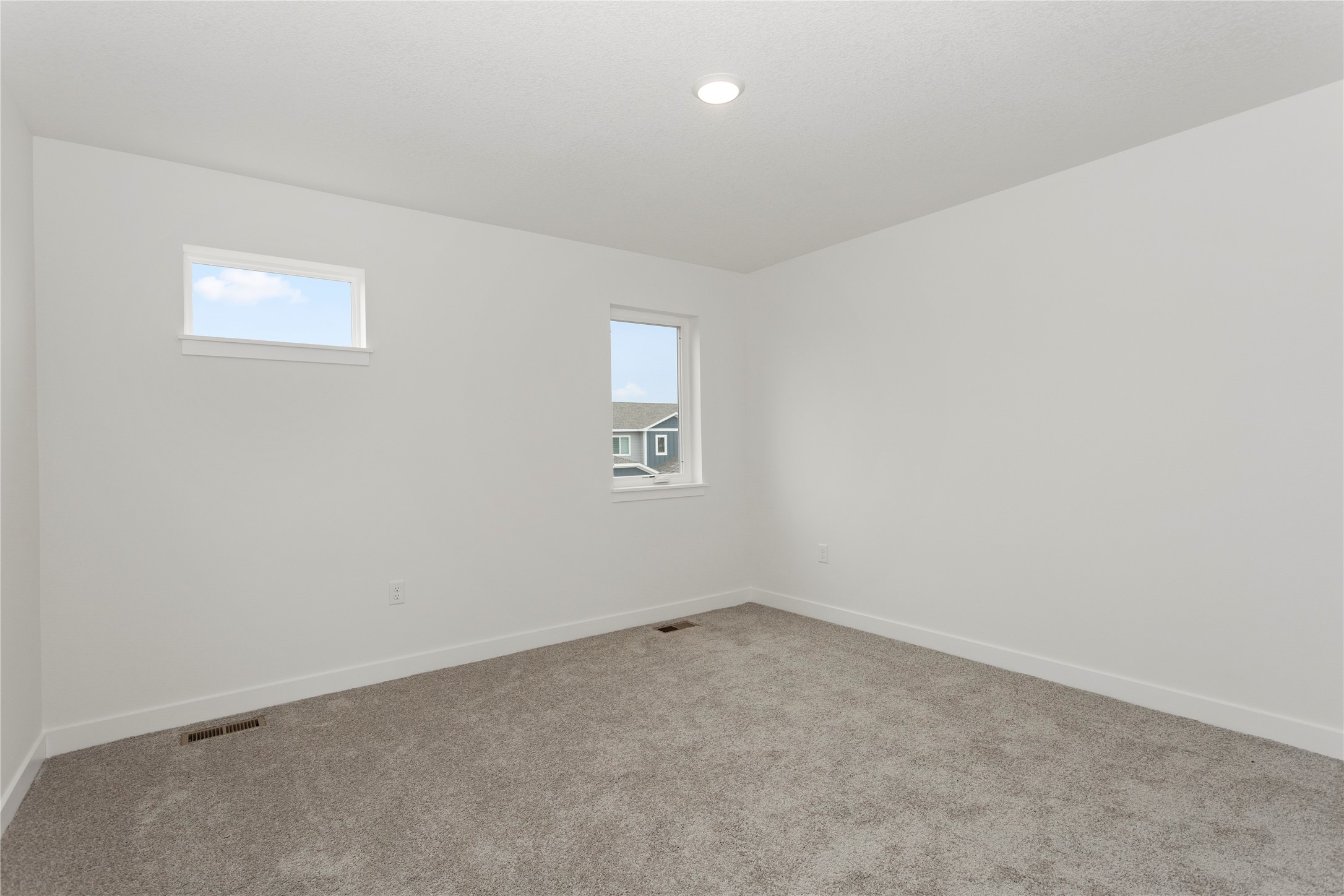 223 NW Waverly Drive