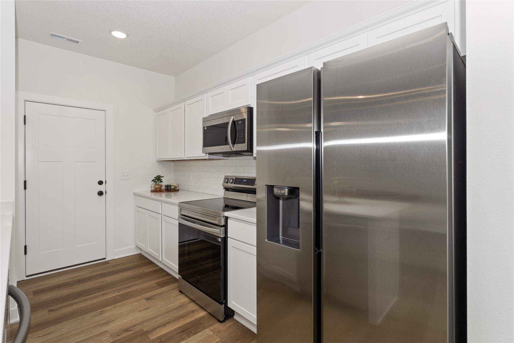 223 NW Waverly Drive