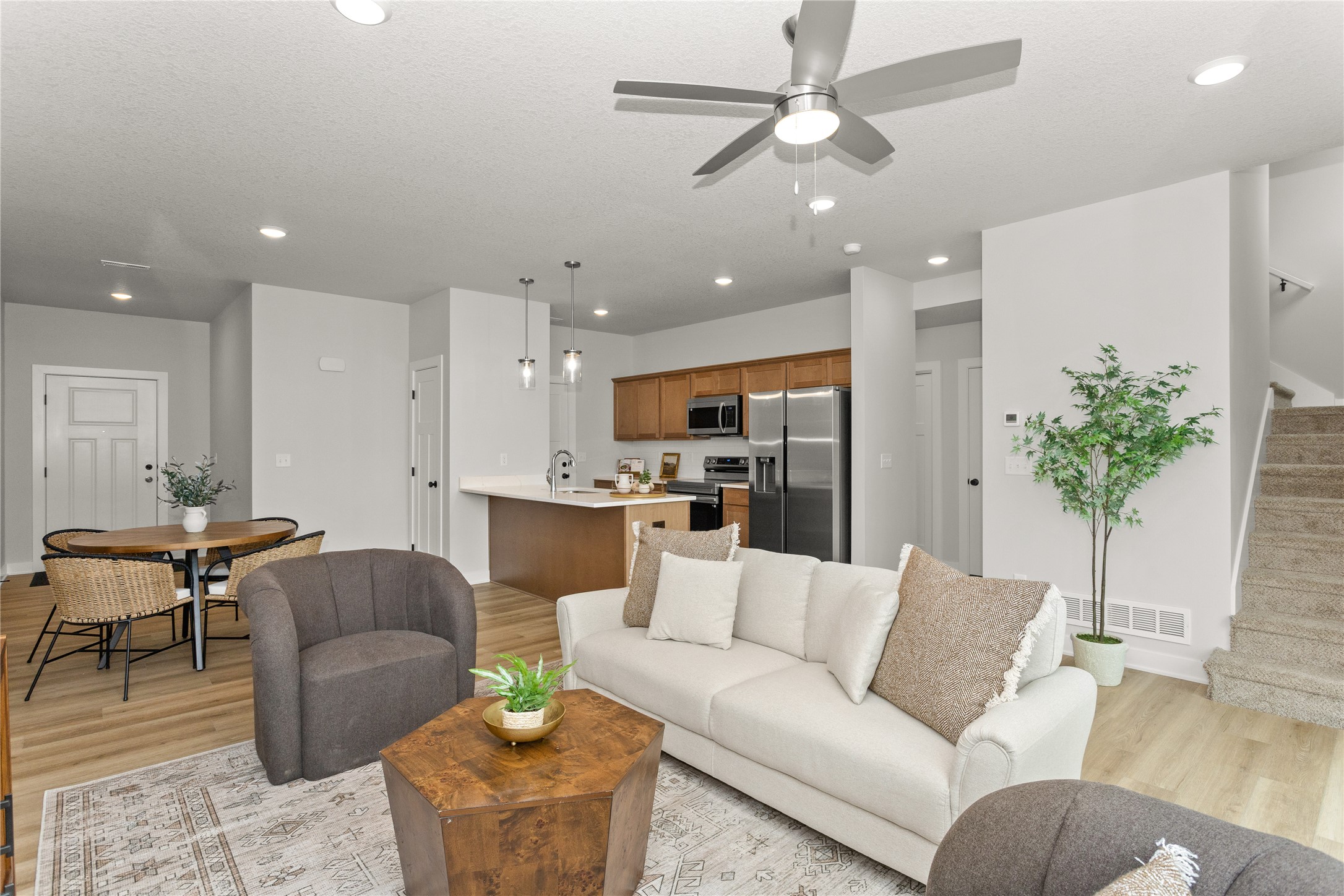 250 NW Waverly Drive