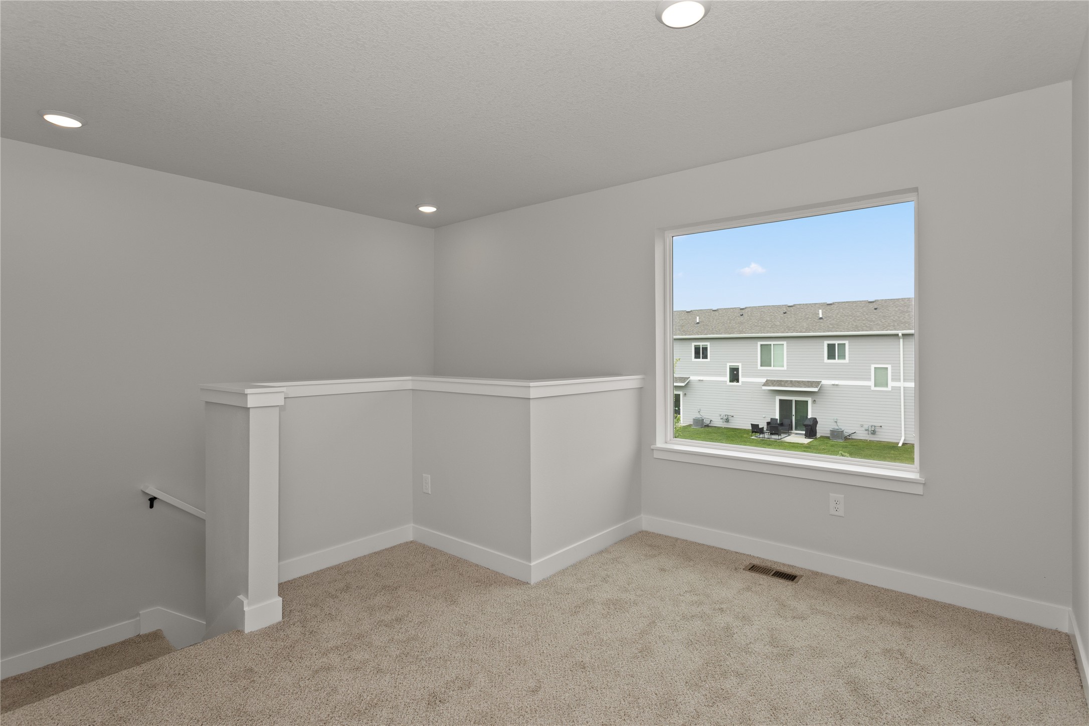 250 NW Waverly Drive